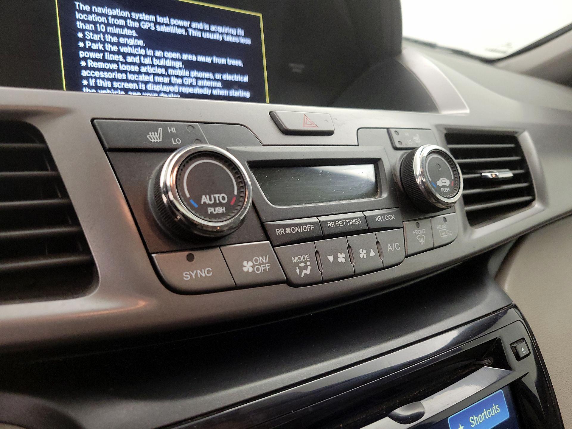 Thumbnail: 2015 Honda Odyssey - 16