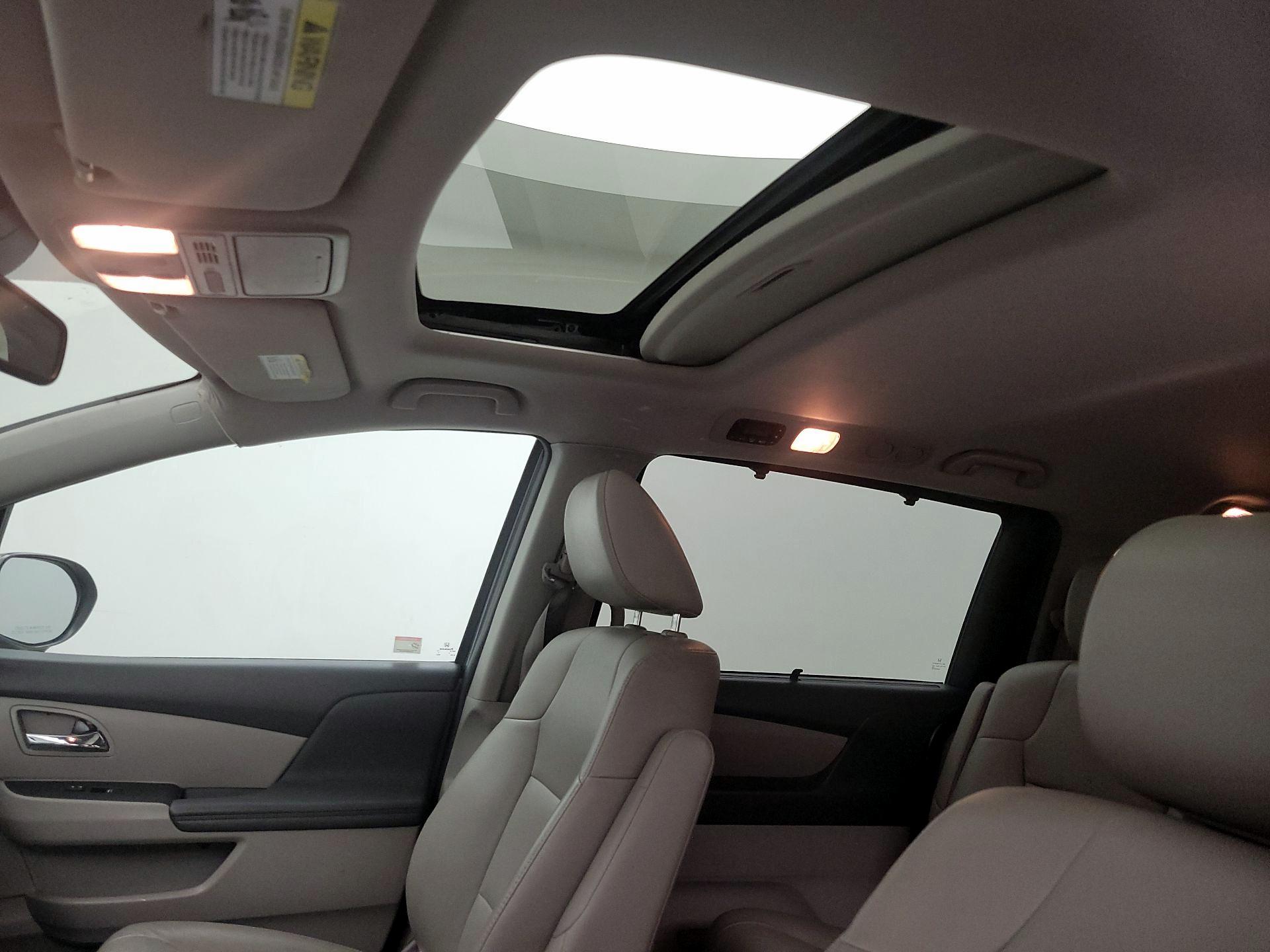 Thumbnail: 2015 Honda Odyssey - 18