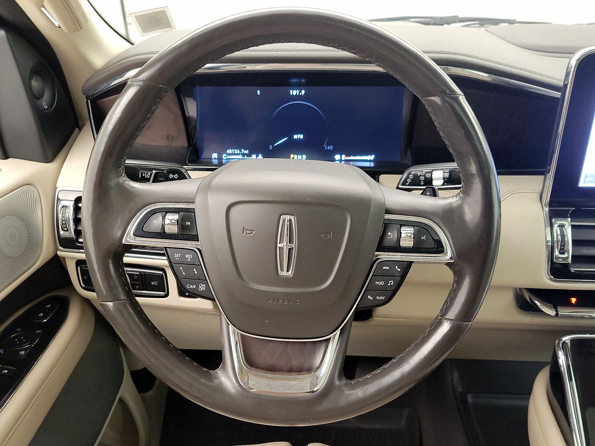 Thumbnail: 2020 Lincoln Navigator - 10