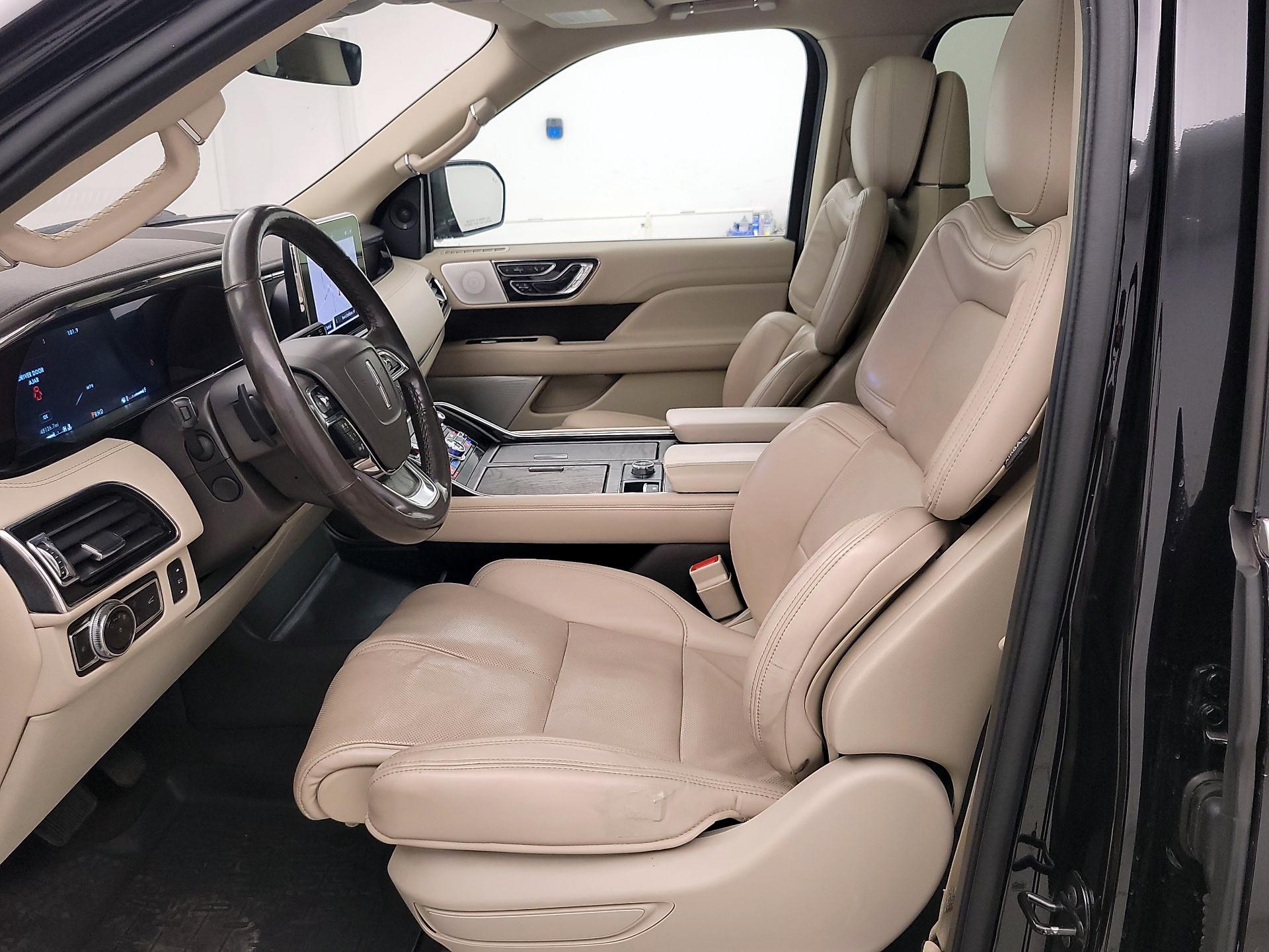 Thumbnail: 2020 Lincoln Navigator - 11