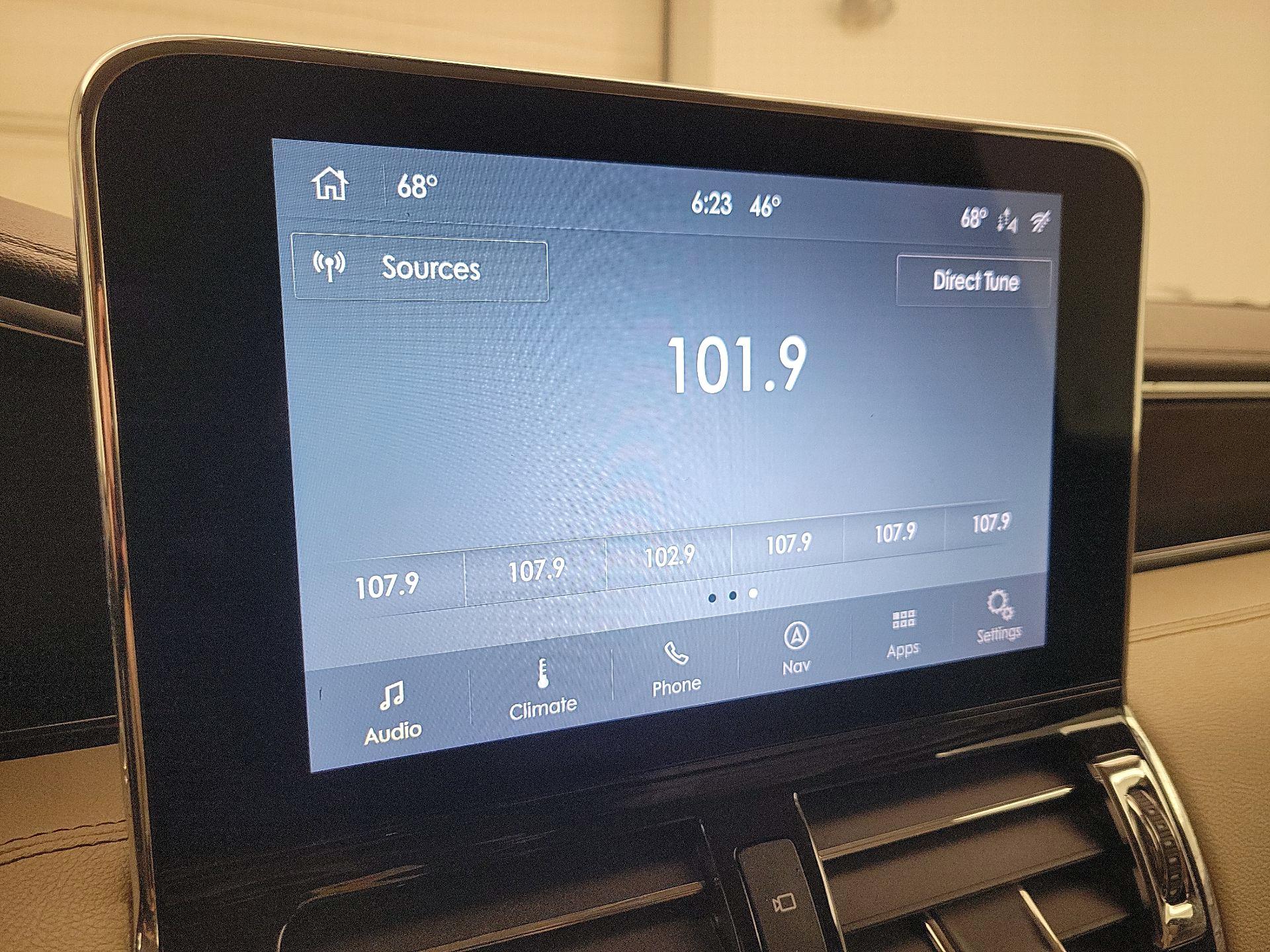 Thumbnail: 2020 Lincoln Navigator - 16