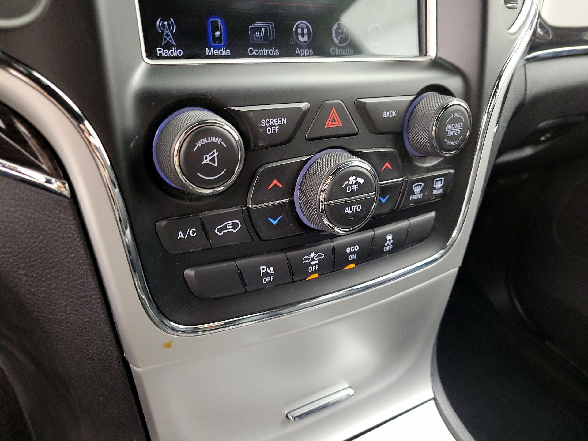 Thumbnail: 2015 Jeep Grand Cherokee - 16