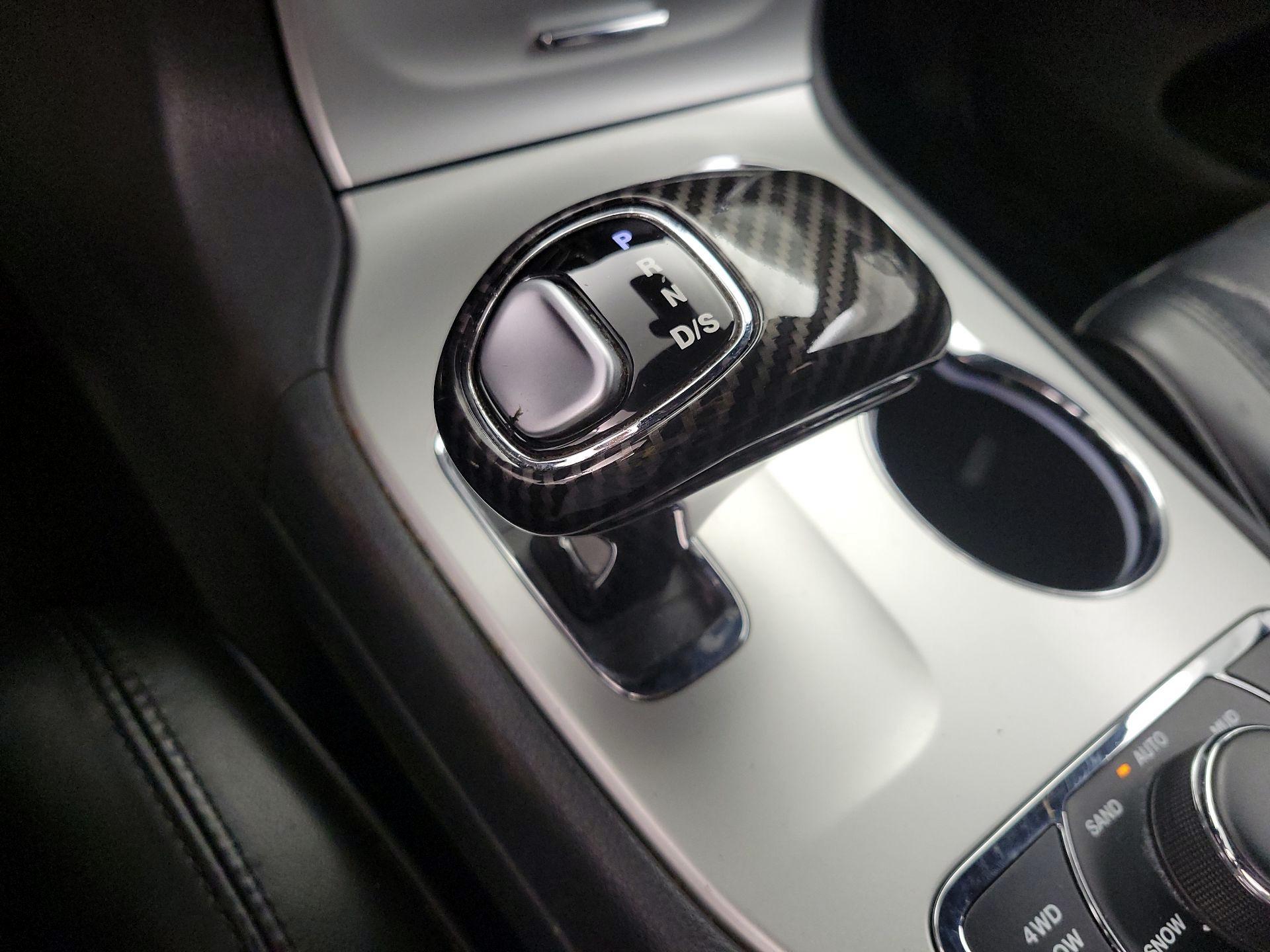 Thumbnail: 2015 Jeep Grand Cherokee - 17