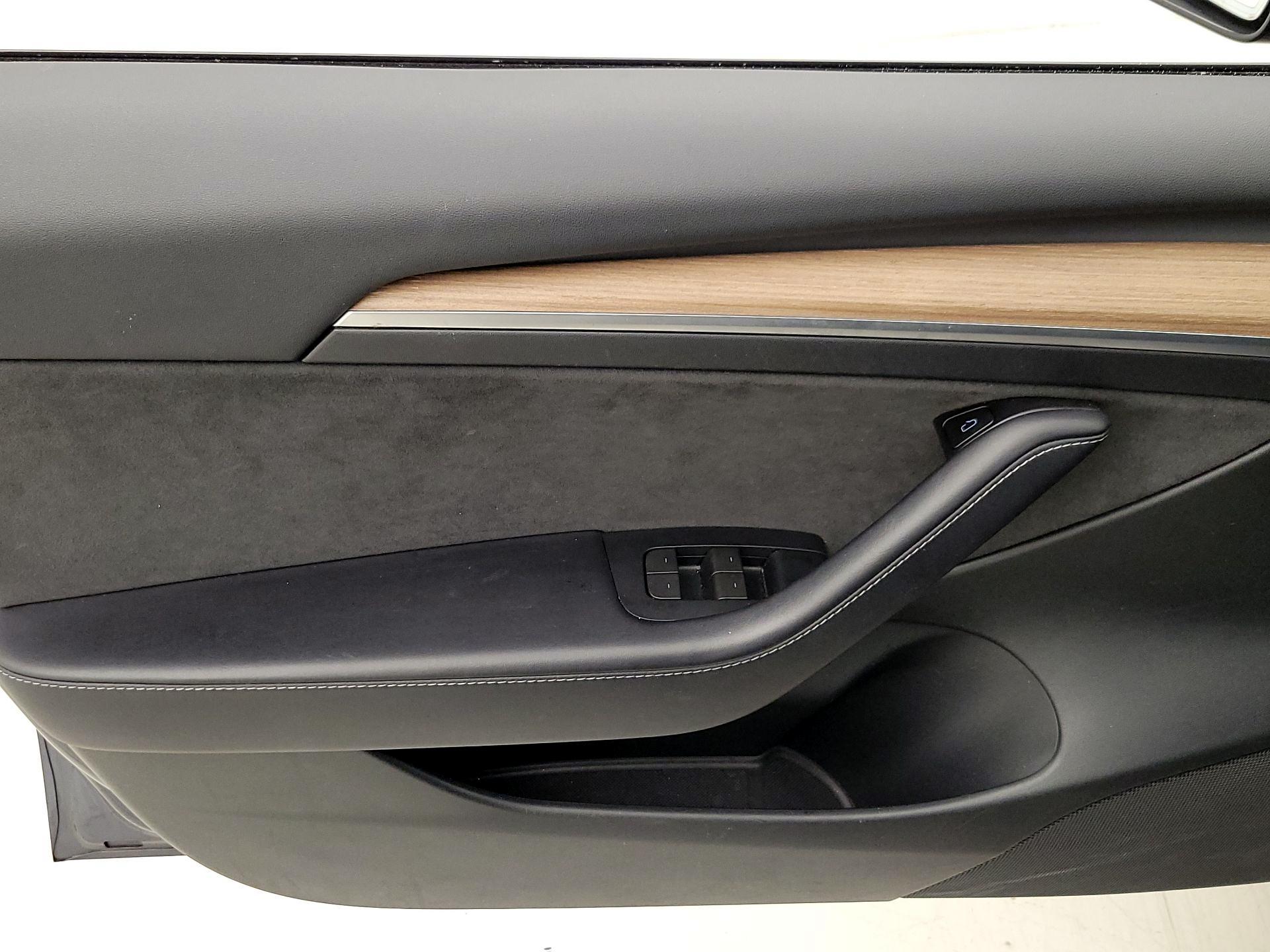 Thumbnail: 2023 Tesla Model 3 - 12