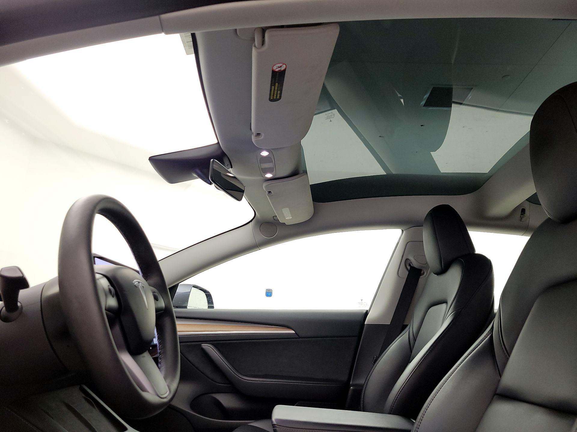 Thumbnail: 2023 Tesla Model 3 - 19