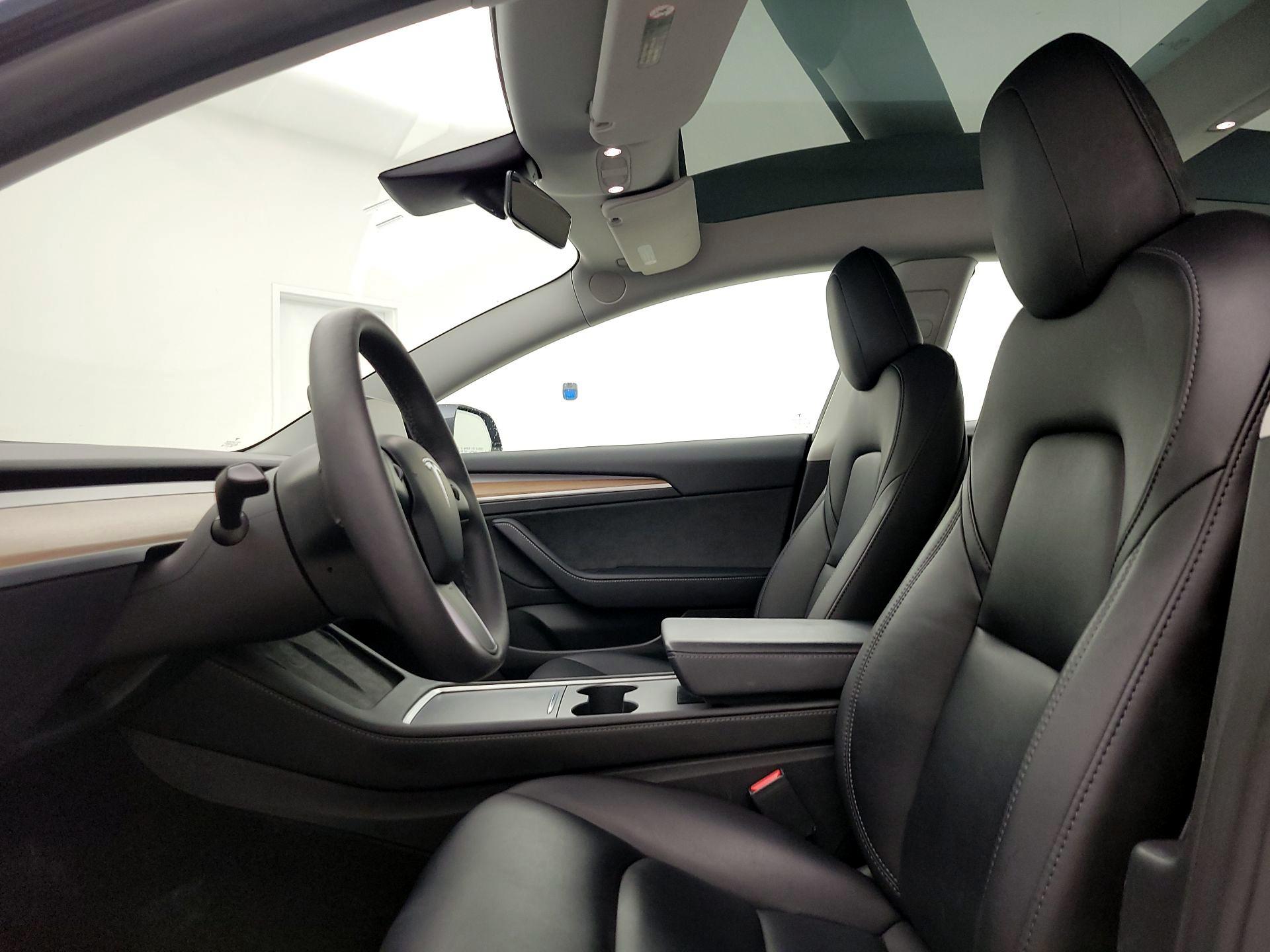 Thumbnail: 2023 Tesla Model 3 - 11