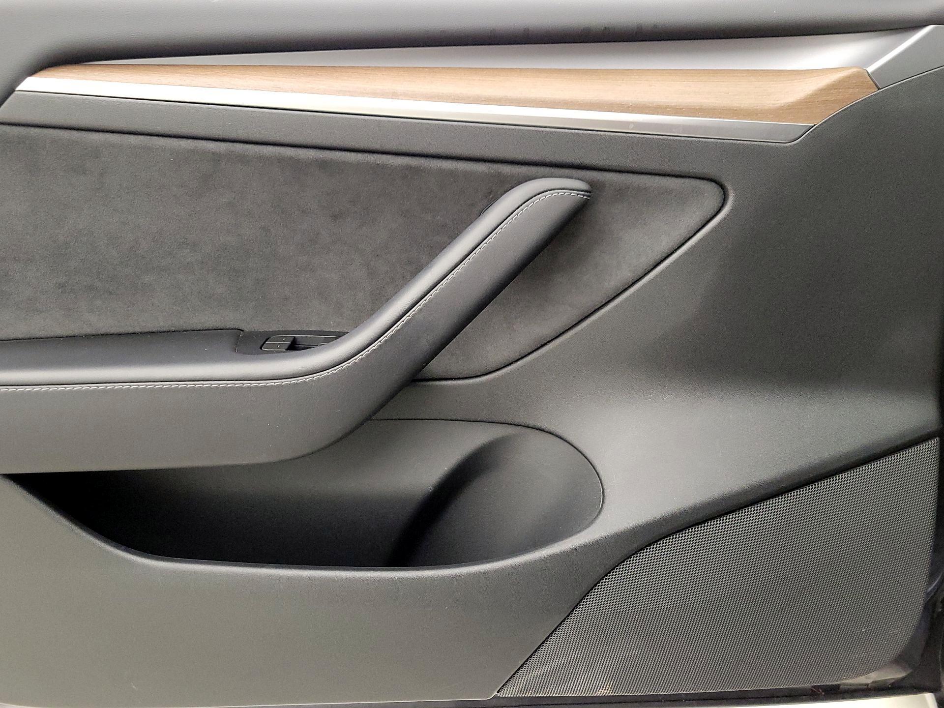 Thumbnail: 2023 Tesla Model 3 - 12