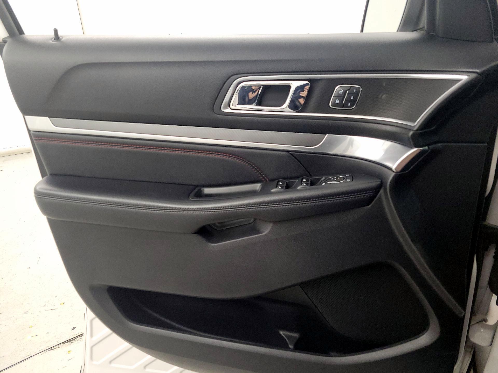 Thumbnail: 2018 Ford Explorer - 12