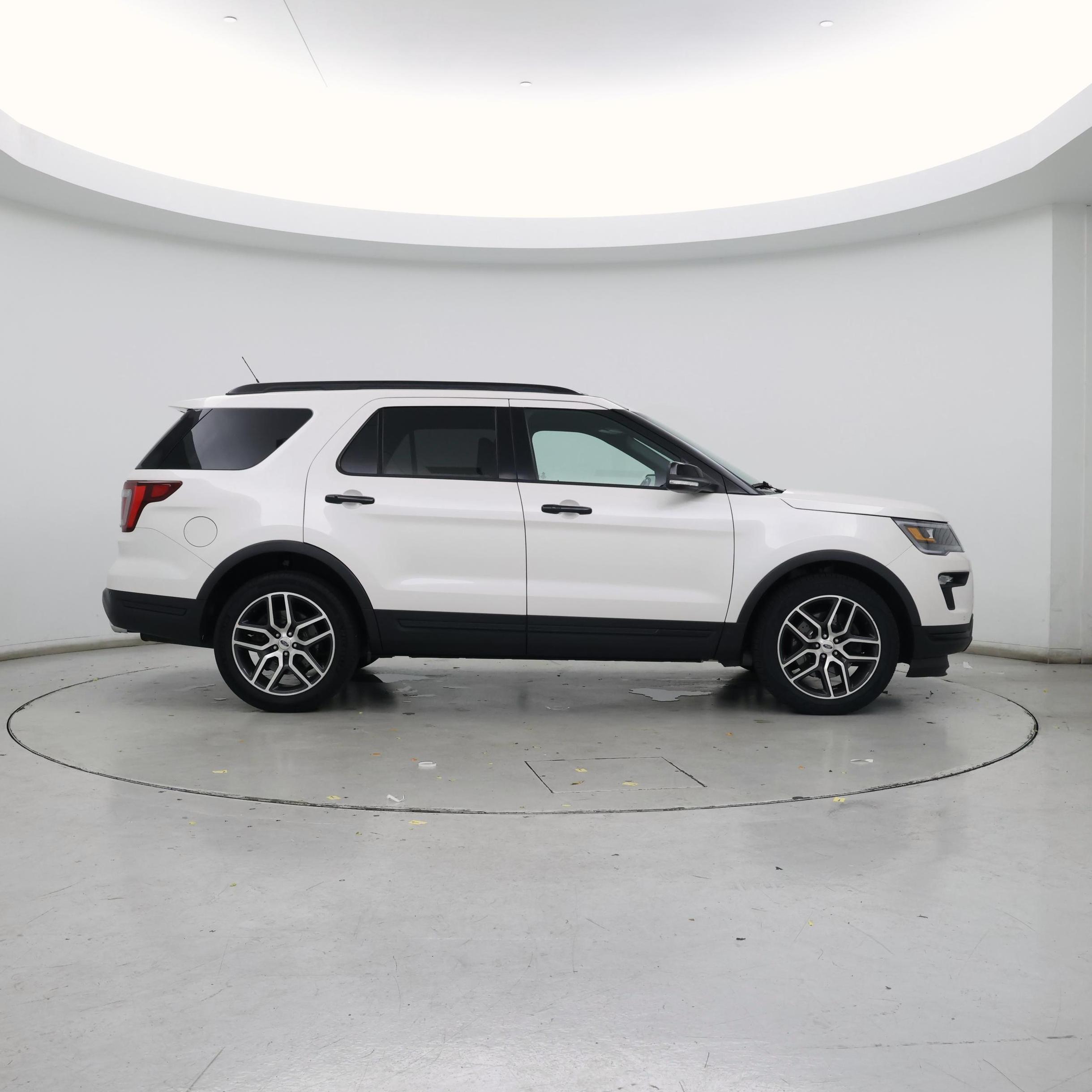 Thumbnail: 2018 Ford Explorer - 7