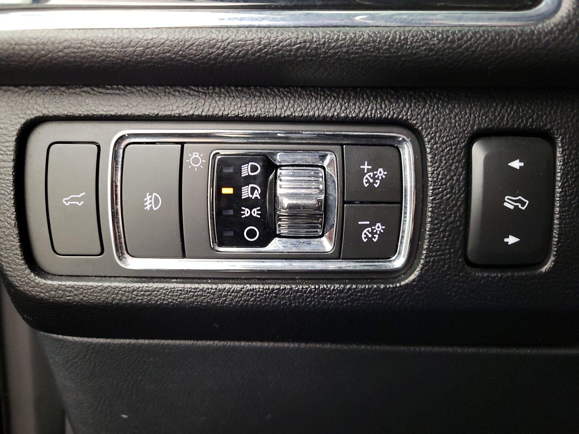 Thumbnail: 2022 Lincoln Navigator - 13