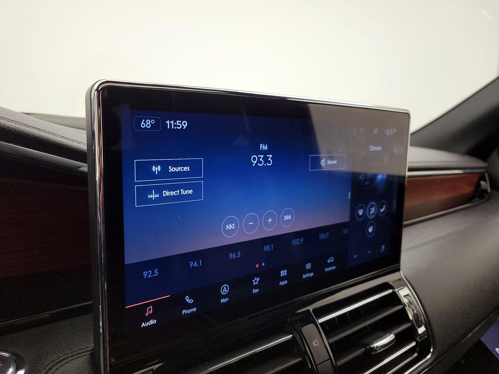 Thumbnail: 2022 Lincoln Navigator - 16