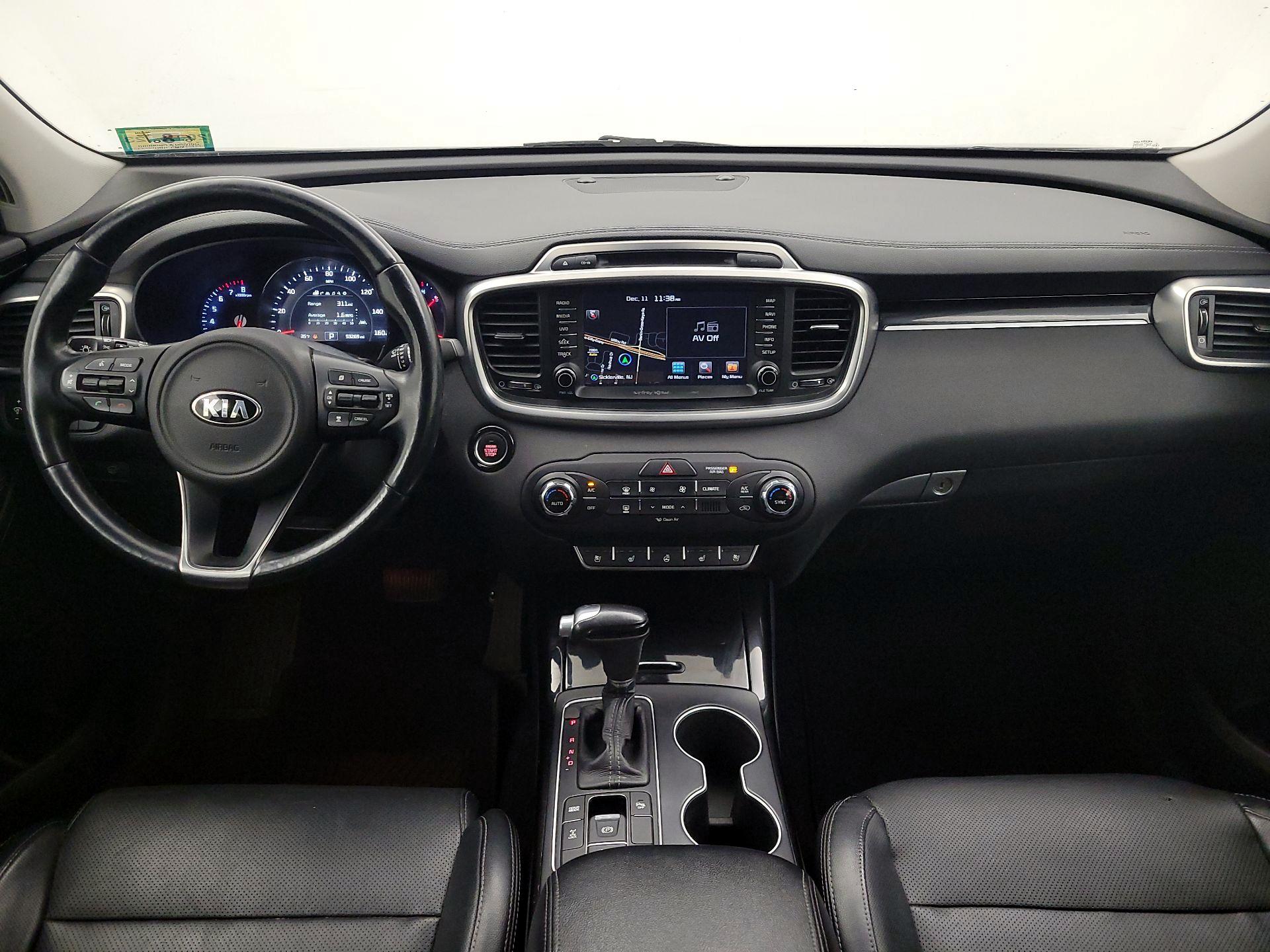 Thumbnail: 2017 Kia Sorento - 9