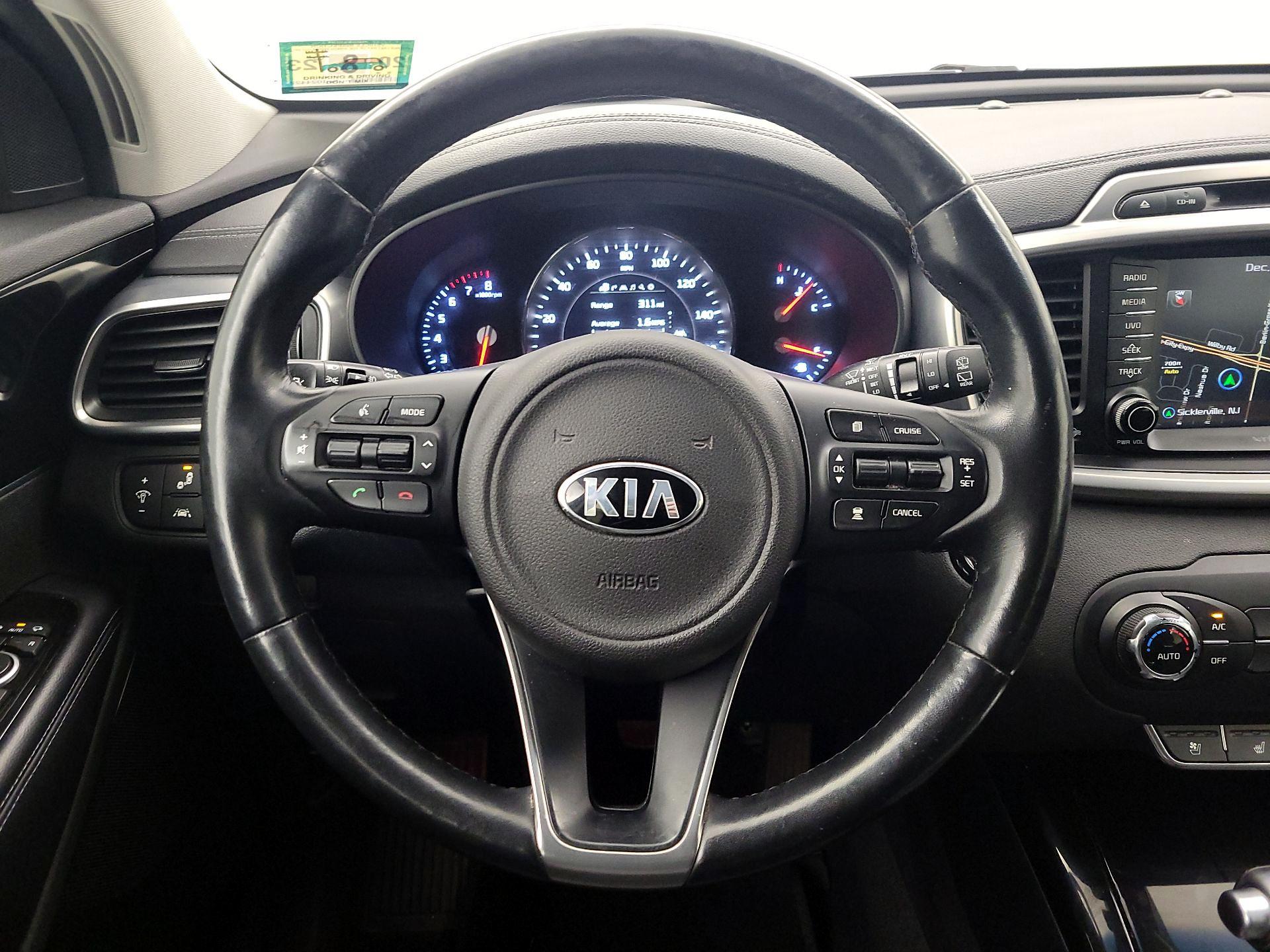 Thumbnail: 2017 Kia Sorento - 10