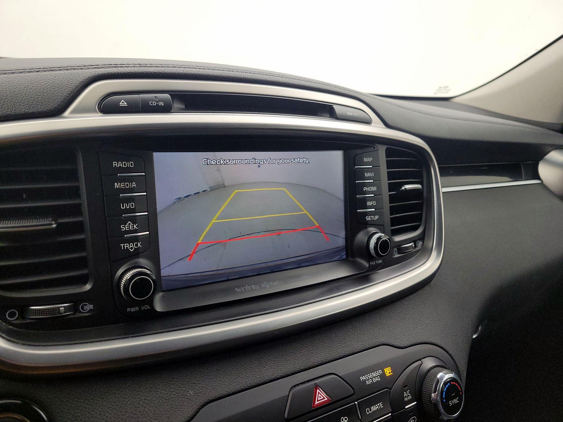 Thumbnail: 2017 Kia Sorento - 15