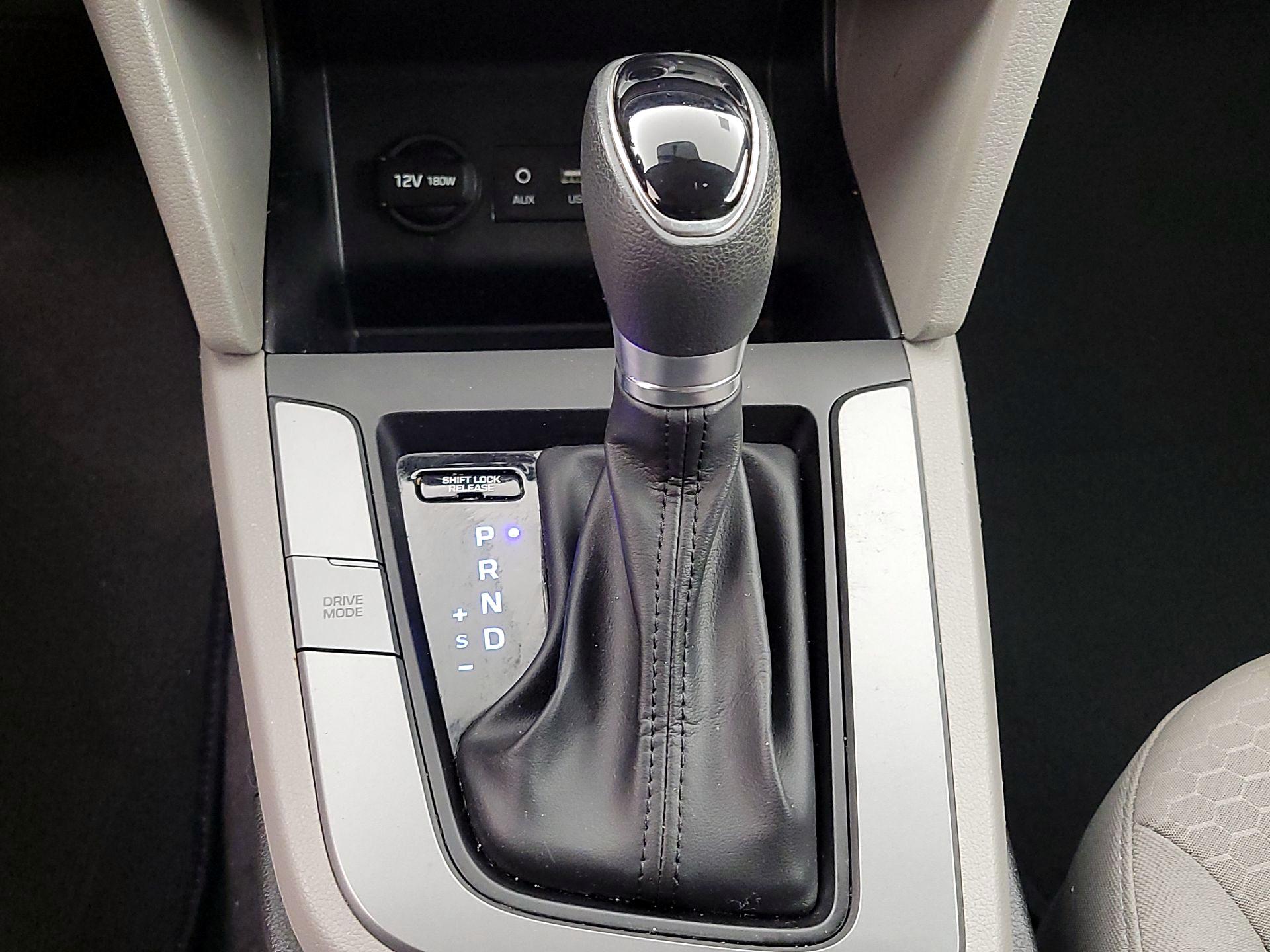 Thumbnail: 2019 Hyundai Elantra - 17