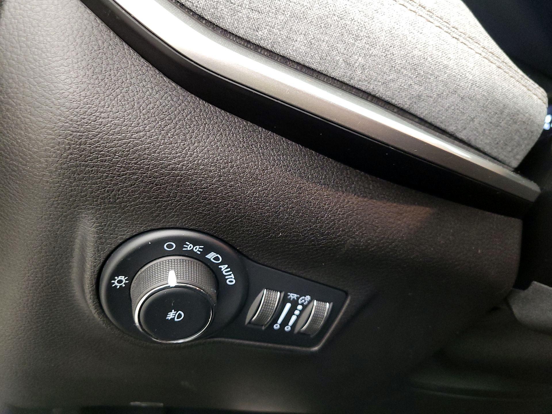 Thumbnail: 2023 Jeep Compass - 13