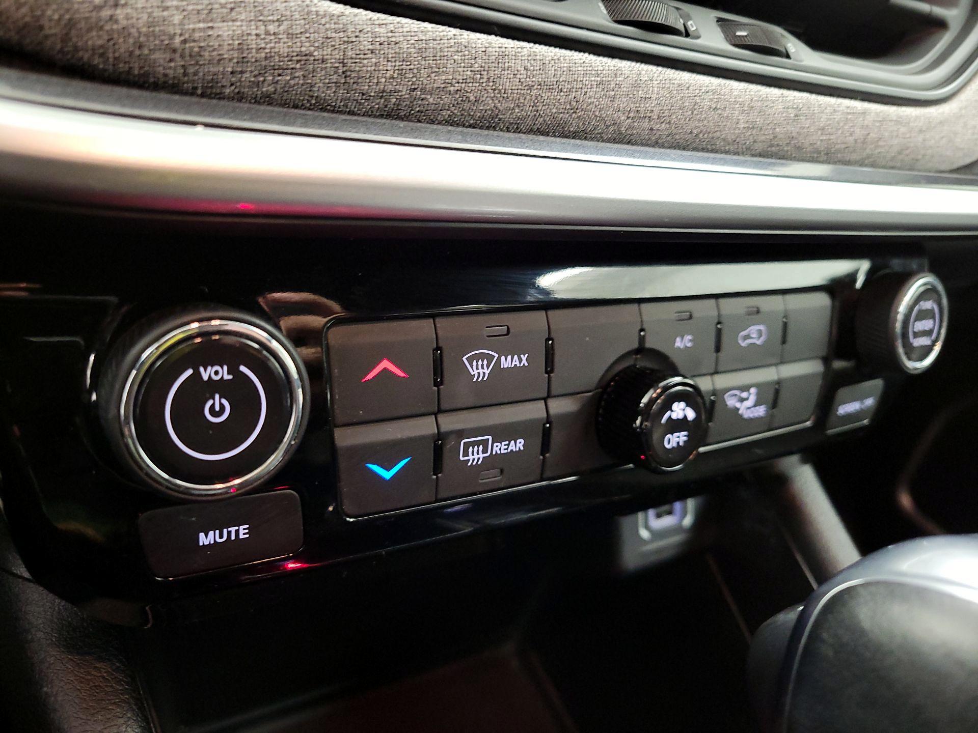 Thumbnail: 2023 Jeep Compass - 16