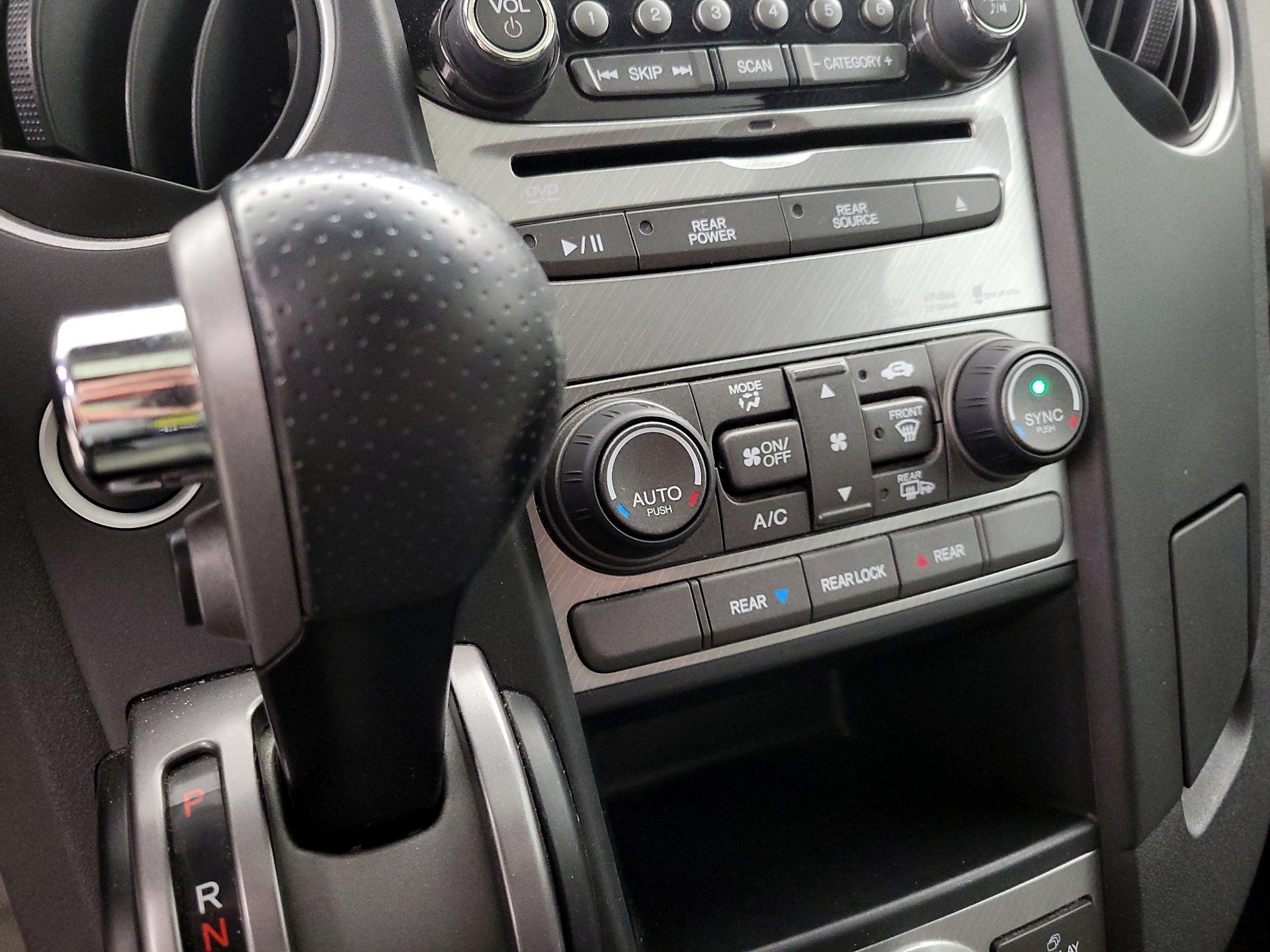 Thumbnail: 2015 Honda Pilot - 16