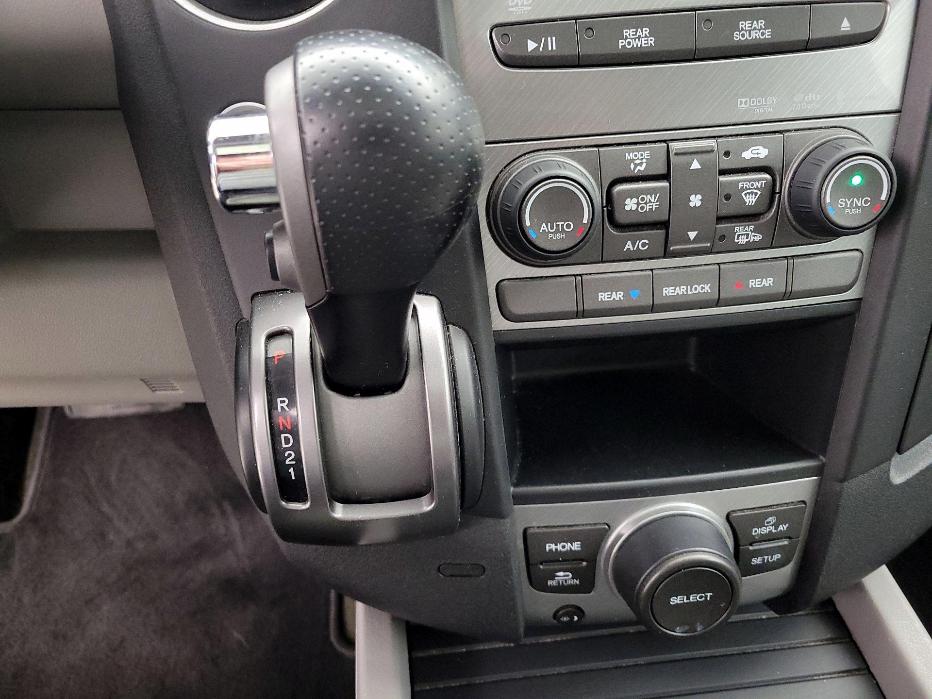 Thumbnail: 2015 Honda Pilot - 17