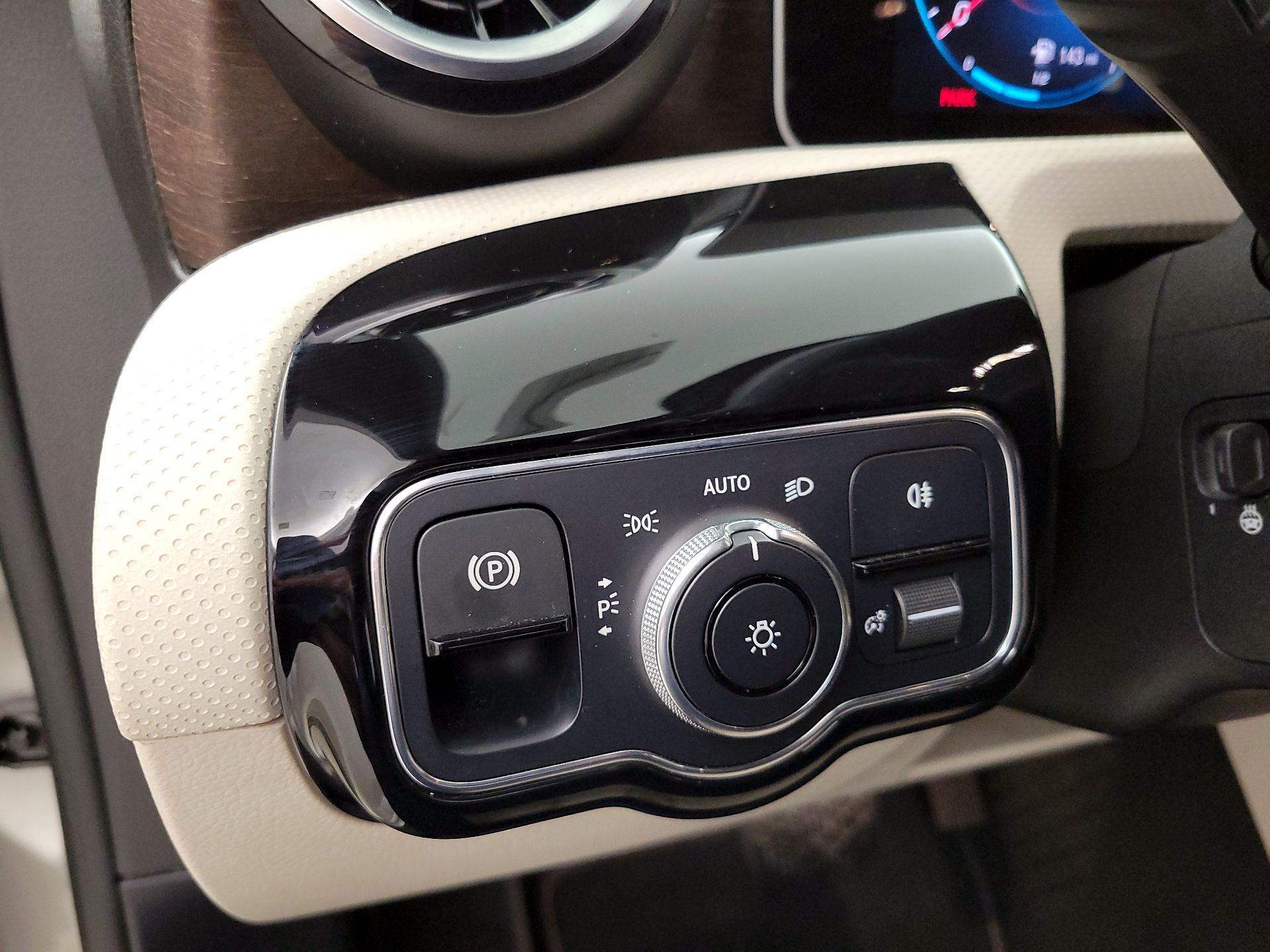 Thumbnail: 2019 Mercedes-Benz A-Class - 13