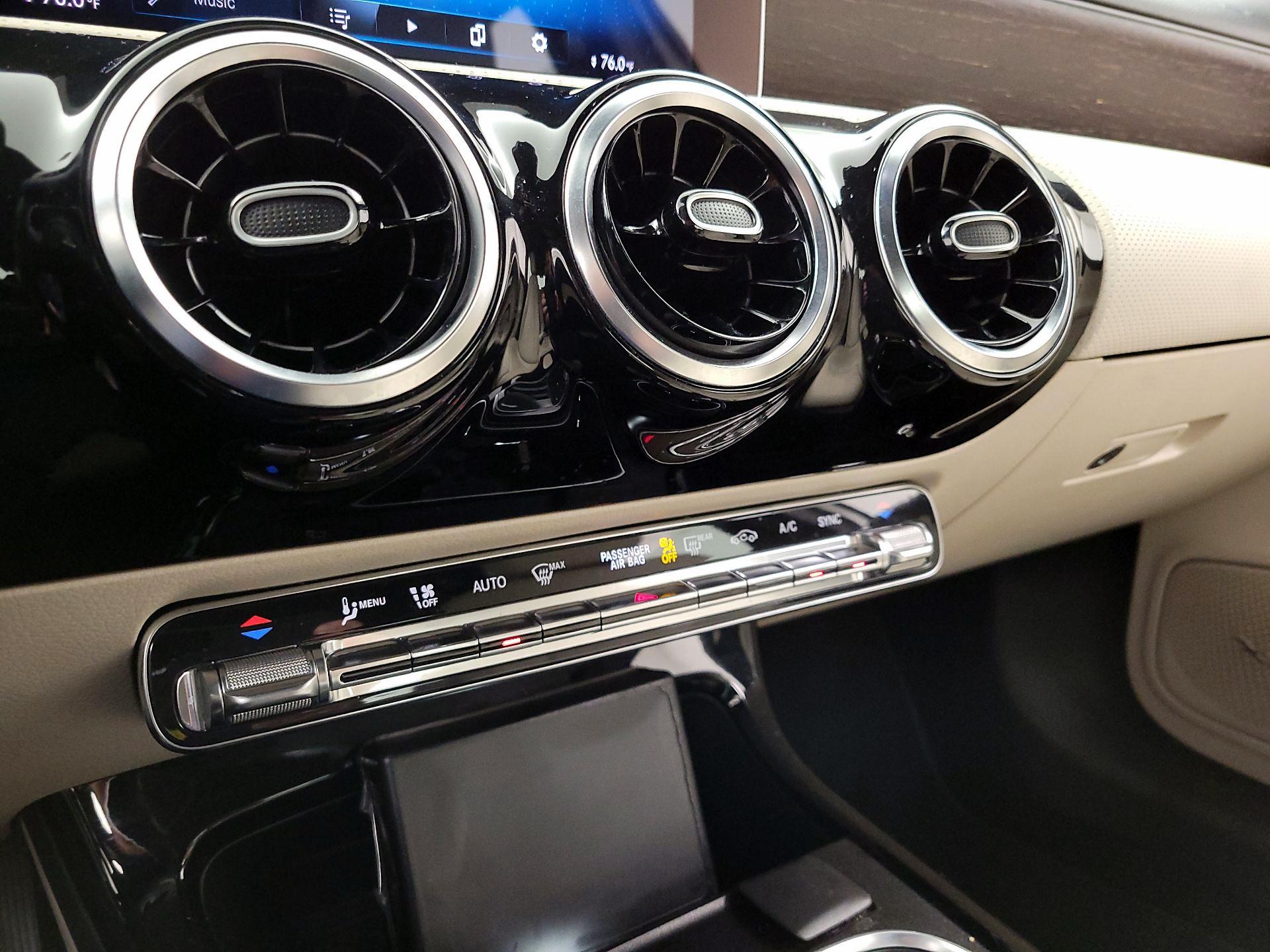 Thumbnail: 2019 Mercedes-Benz A-Class - 17