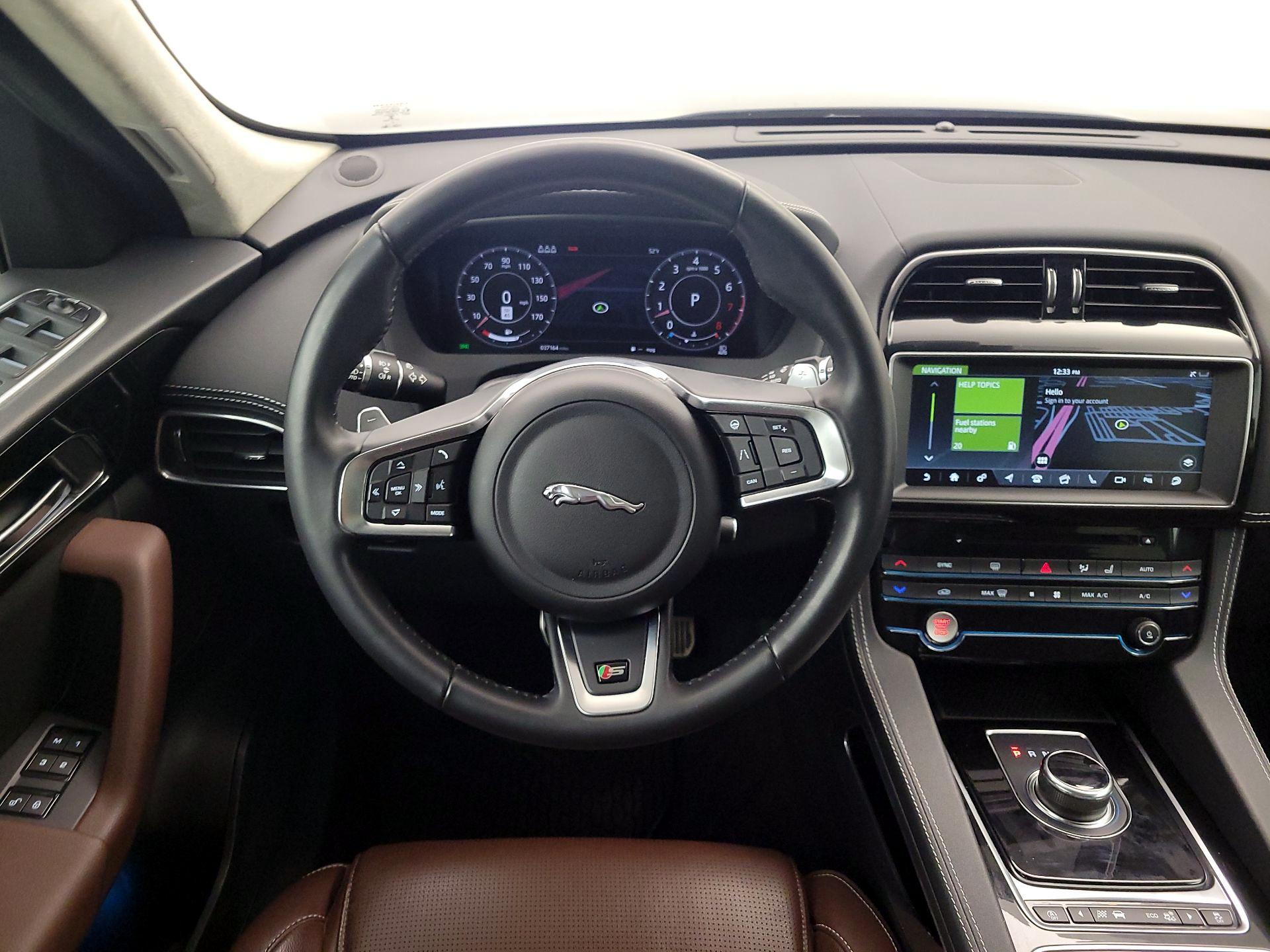 Thumbnail: 2020 Jaguar F-Pace - 10