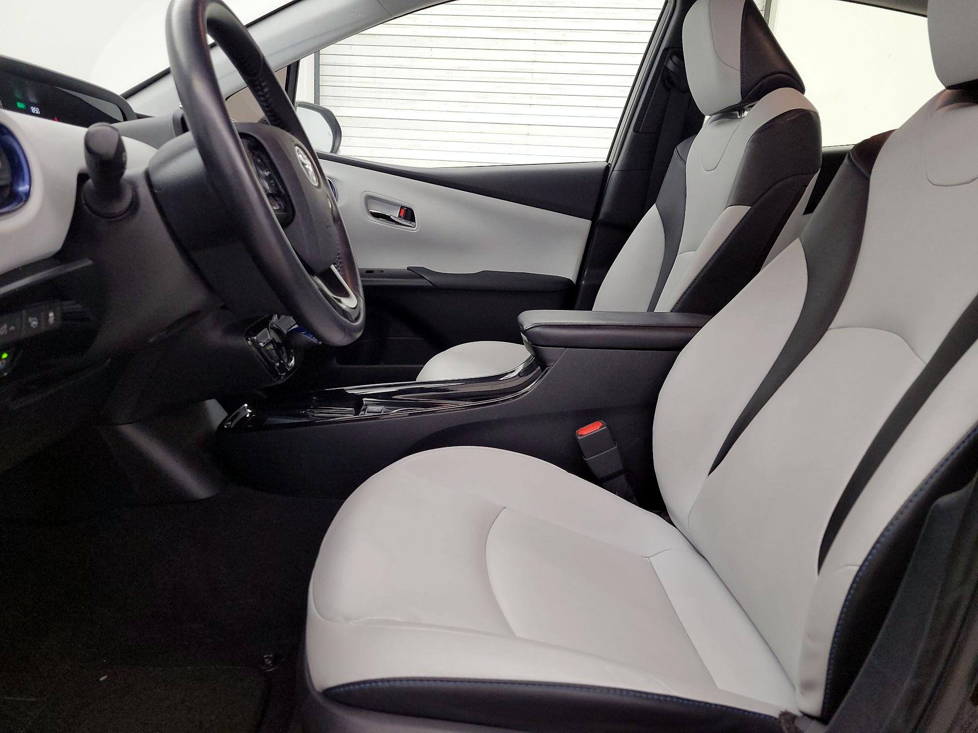 Thumbnail: 2021 Toyota Prius - 11