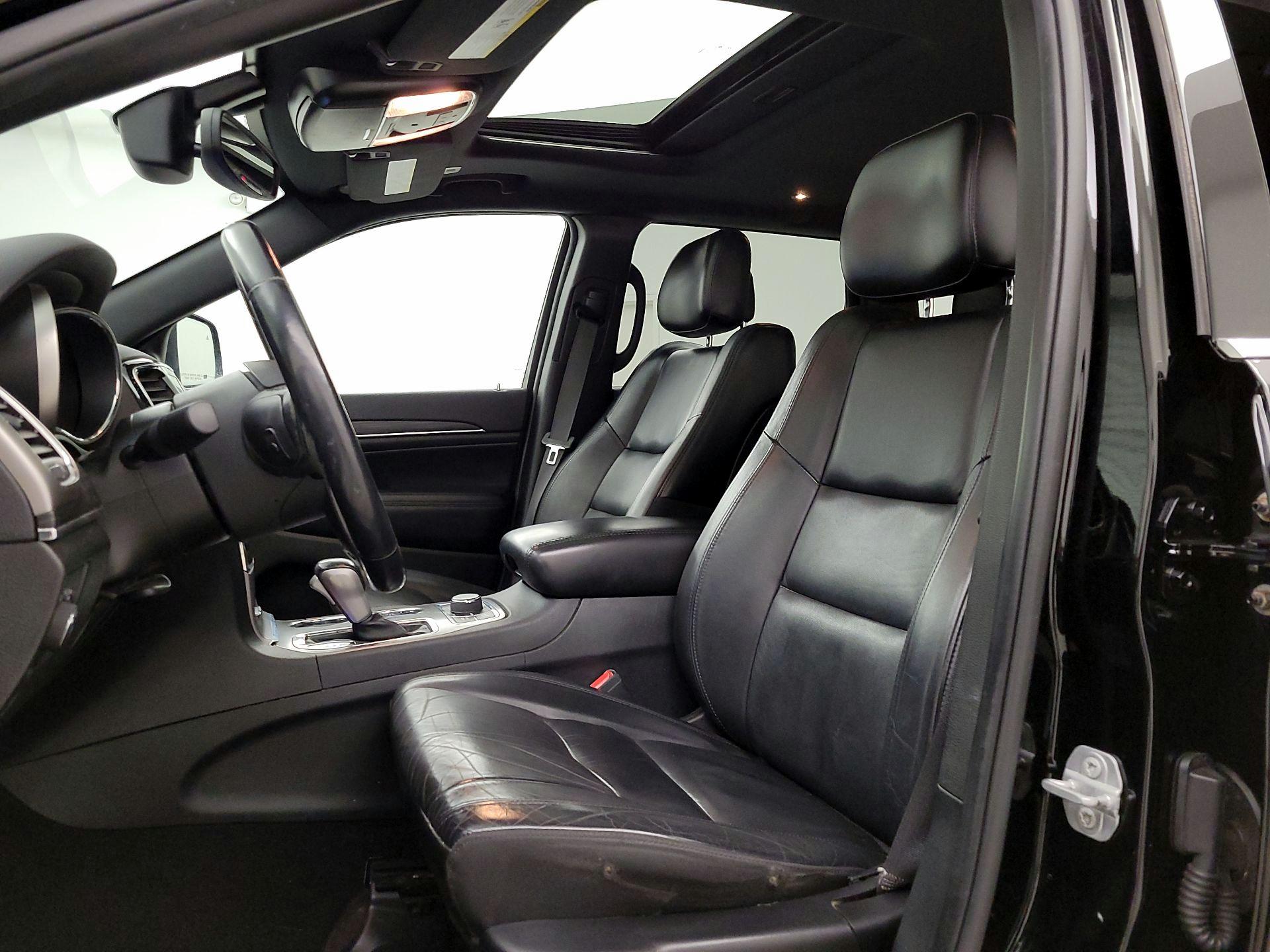 Thumbnail: 2020 Jeep Grand Cherokee - 11