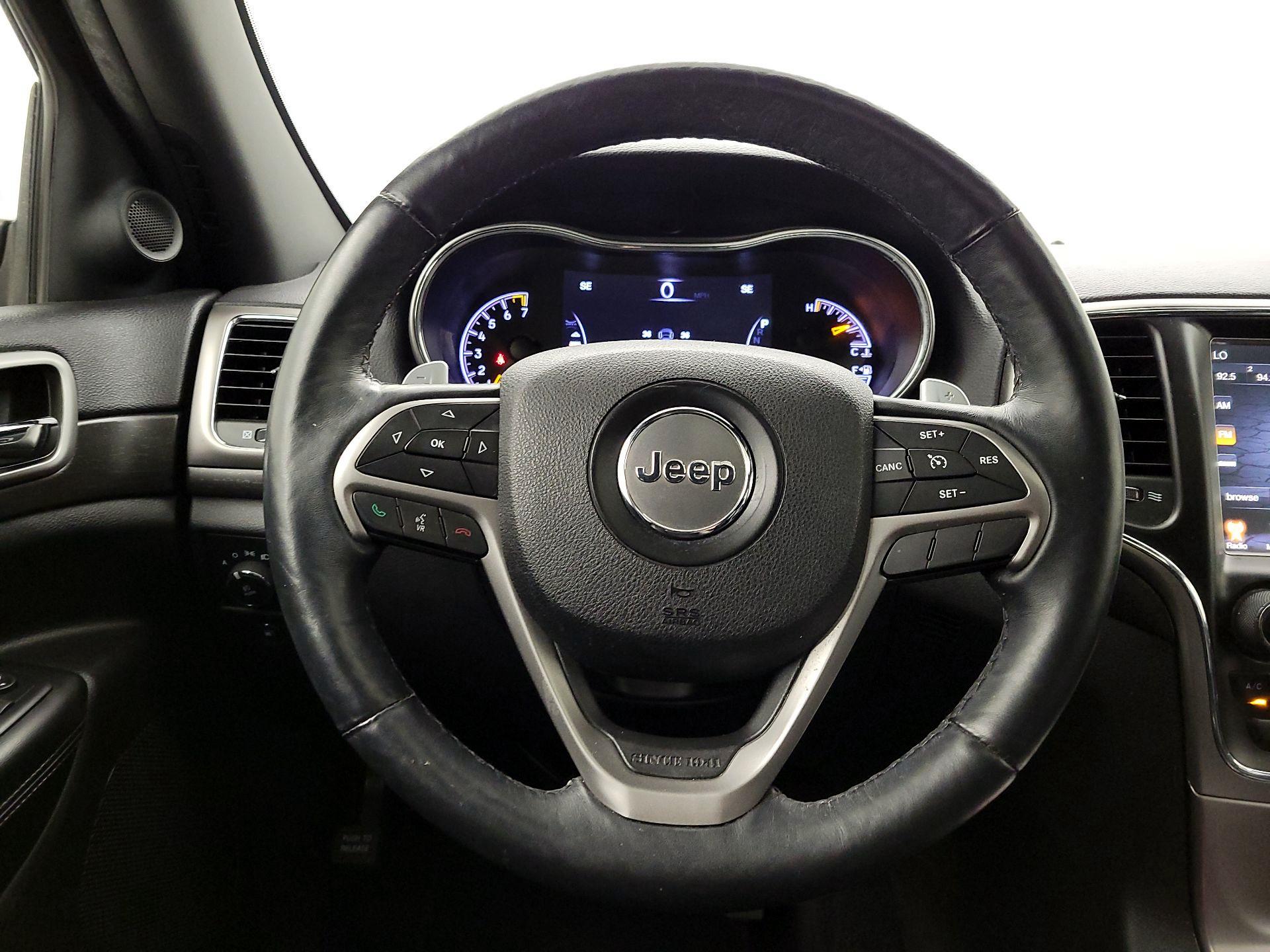 Thumbnail: 2017 Jeep Grand Cherokee - 10