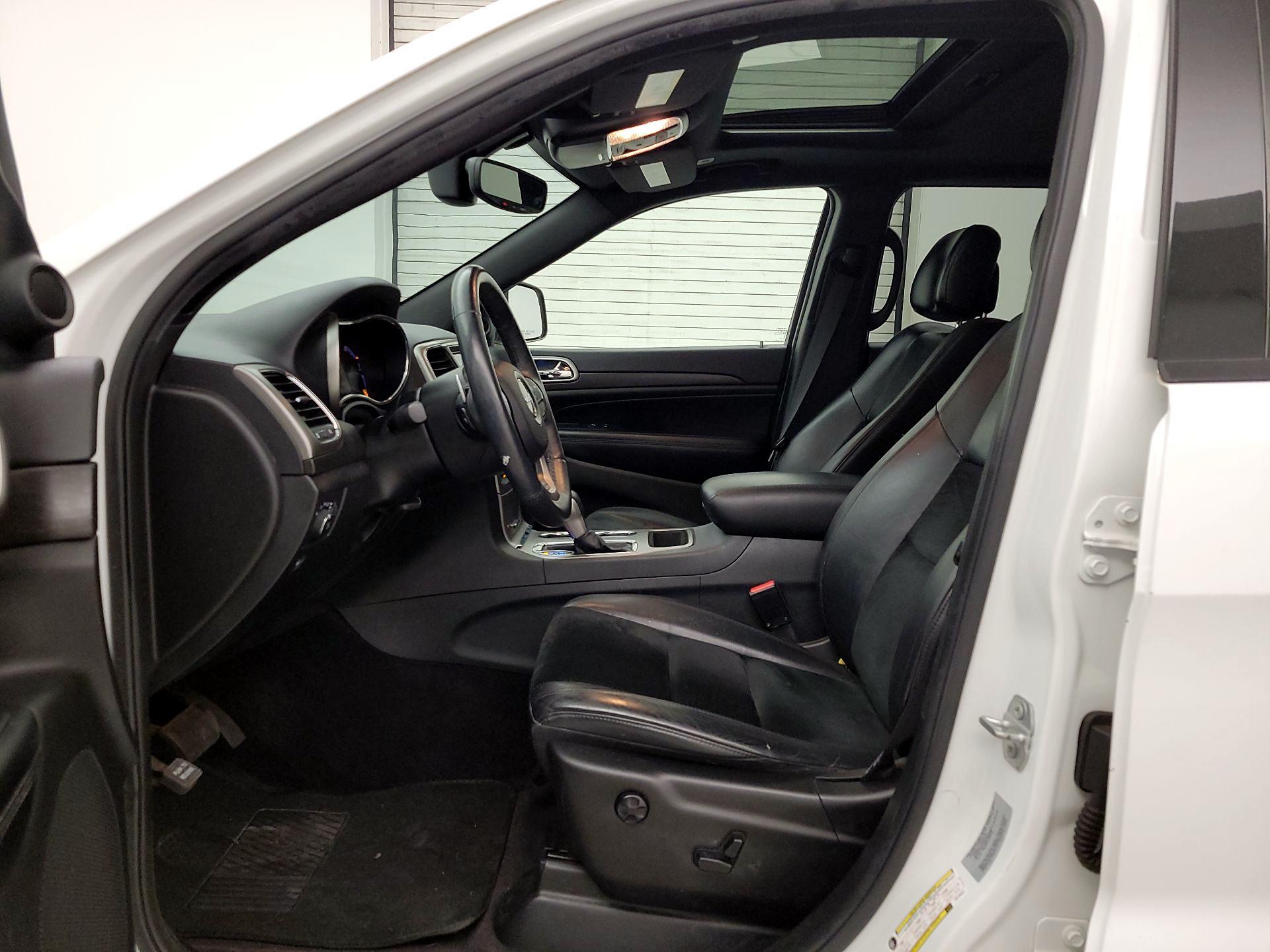 Thumbnail: 2017 Jeep Grand Cherokee - 11