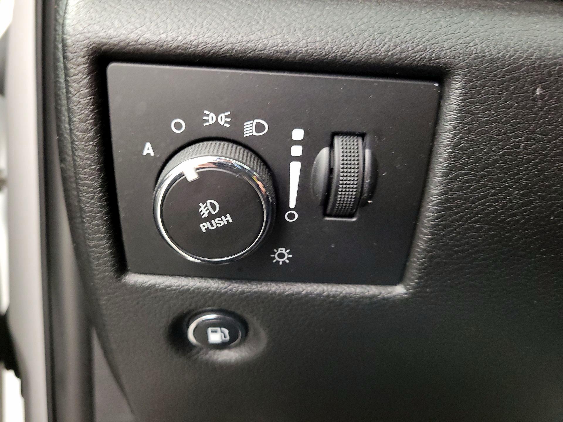 Thumbnail: 2017 Jeep Grand Cherokee - 13