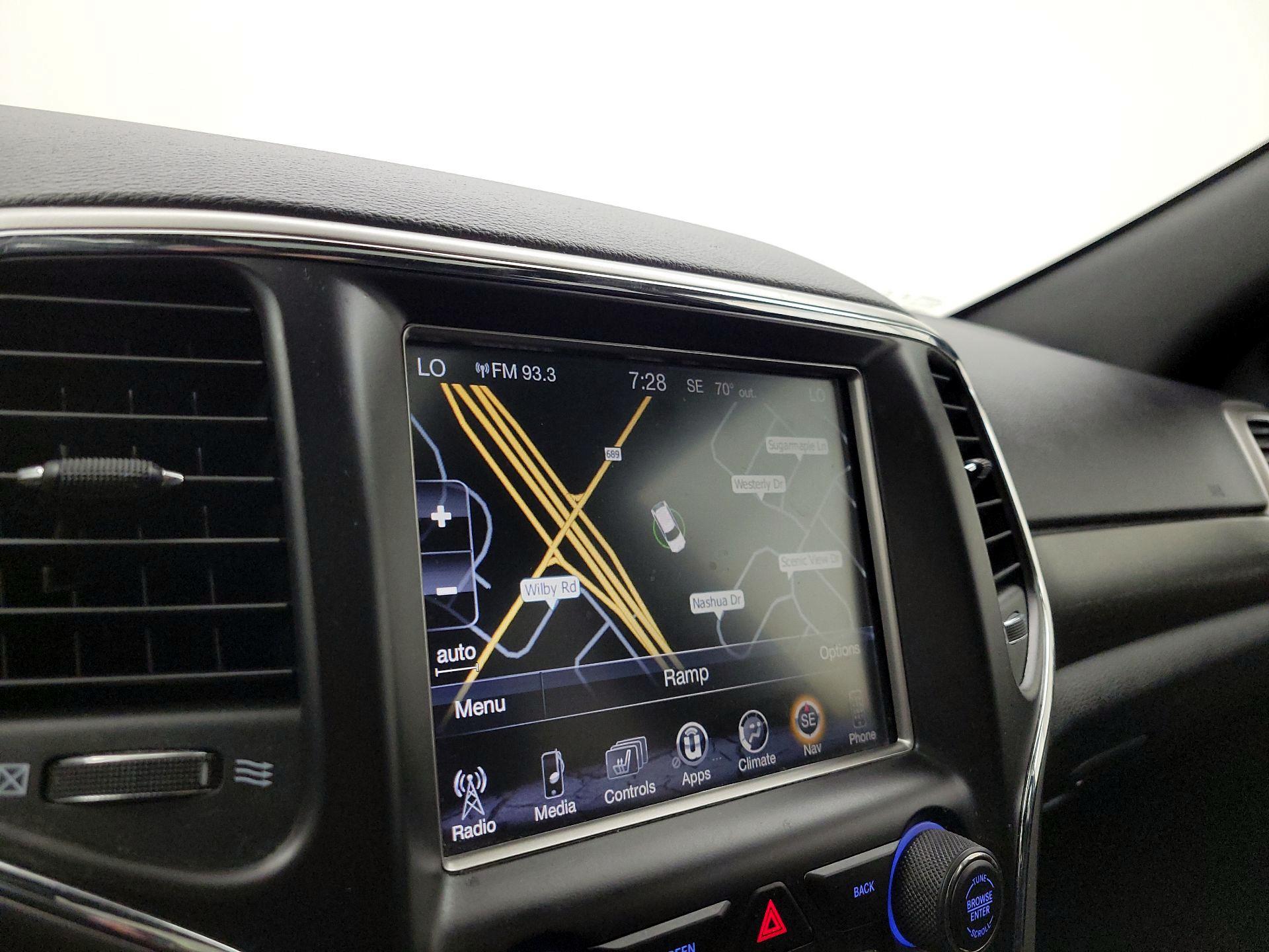 Thumbnail: 2017 Jeep Grand Cherokee - 14