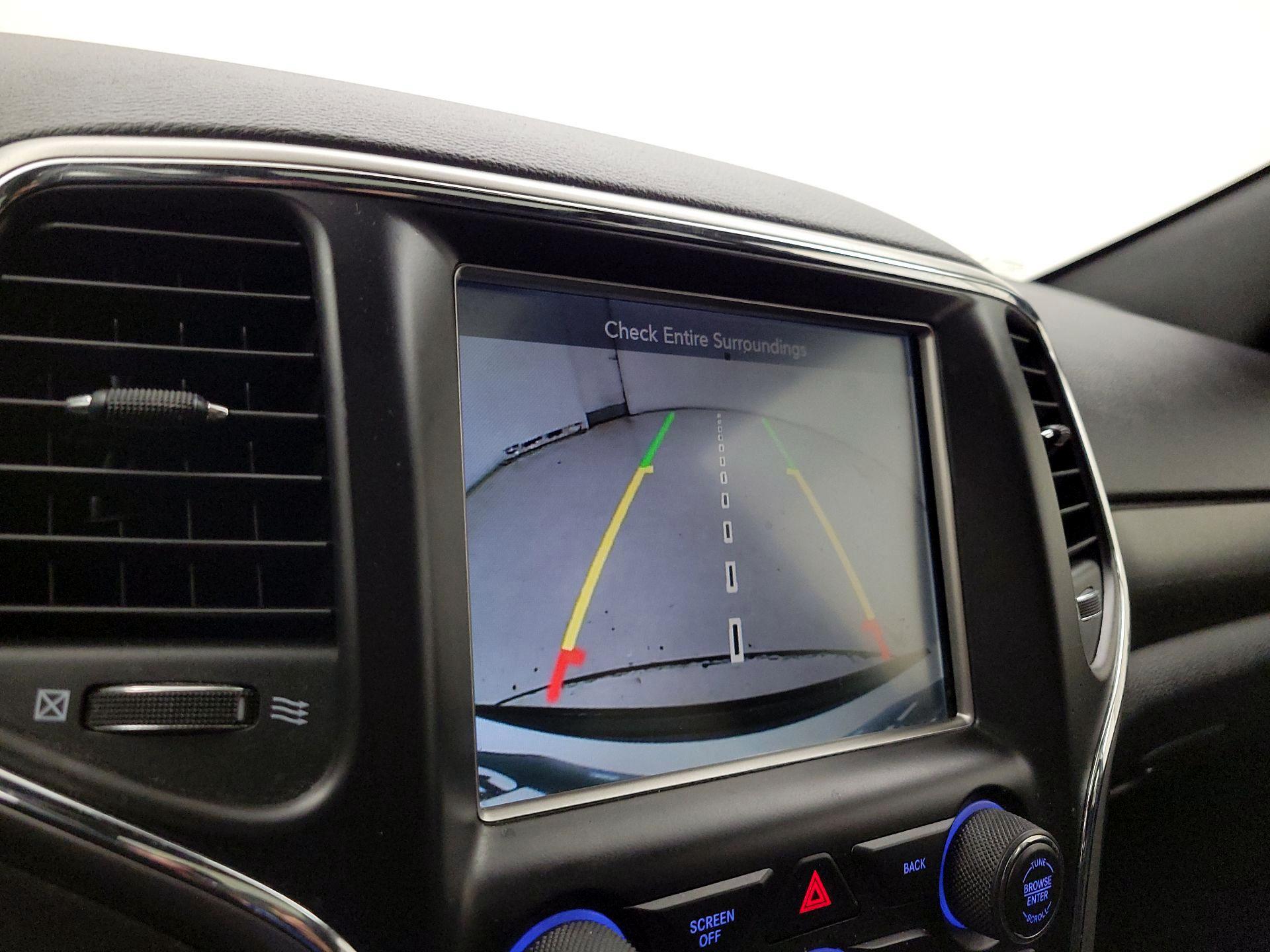 Thumbnail: 2017 Jeep Grand Cherokee - 15