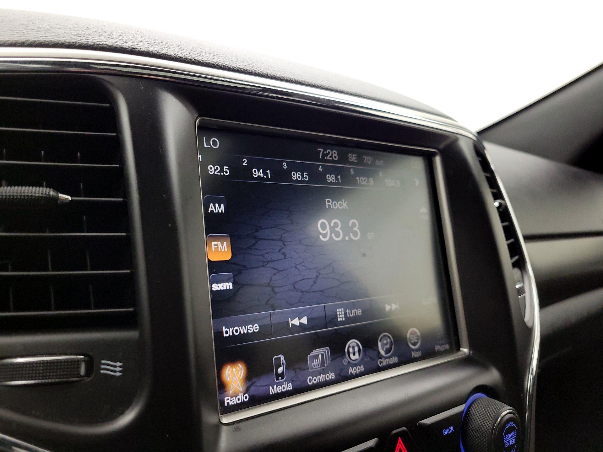 Thumbnail: 2017 Jeep Grand Cherokee - 16