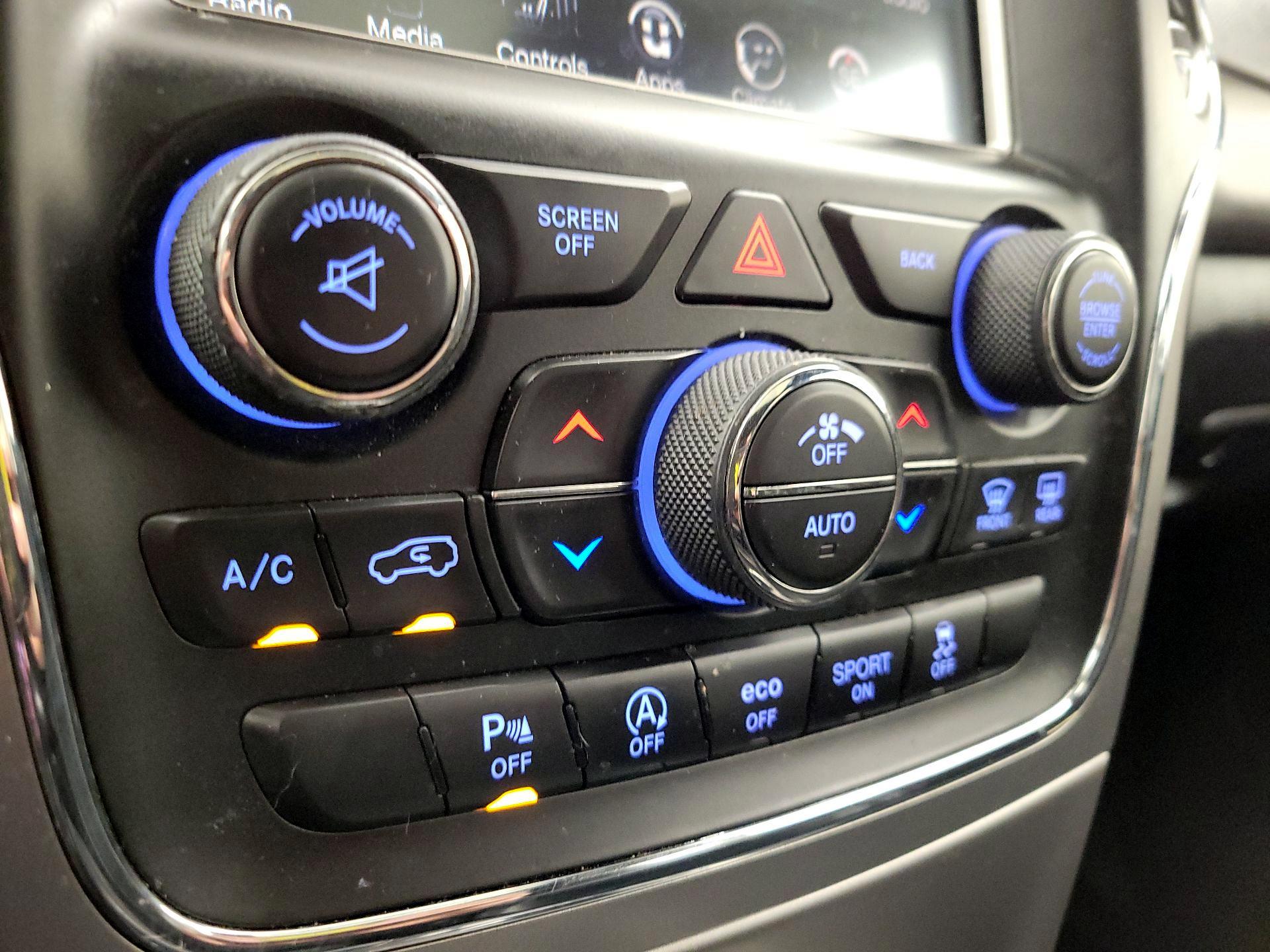 Thumbnail: 2017 Jeep Grand Cherokee - 17