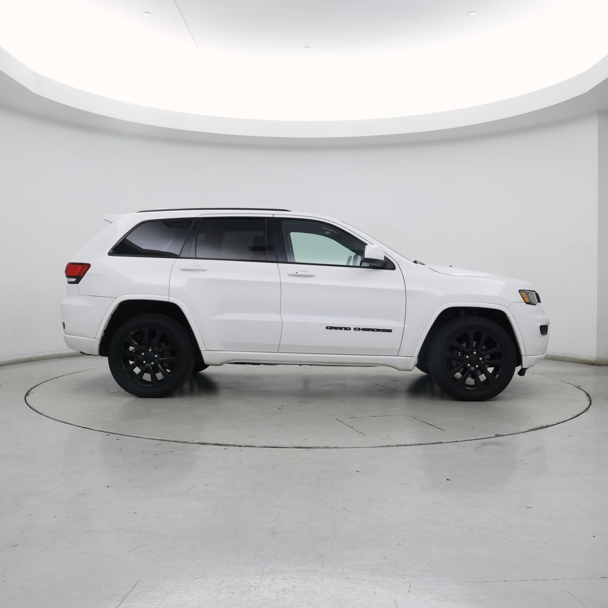 Thumbnail: 2017 Jeep Grand Cherokee - 7