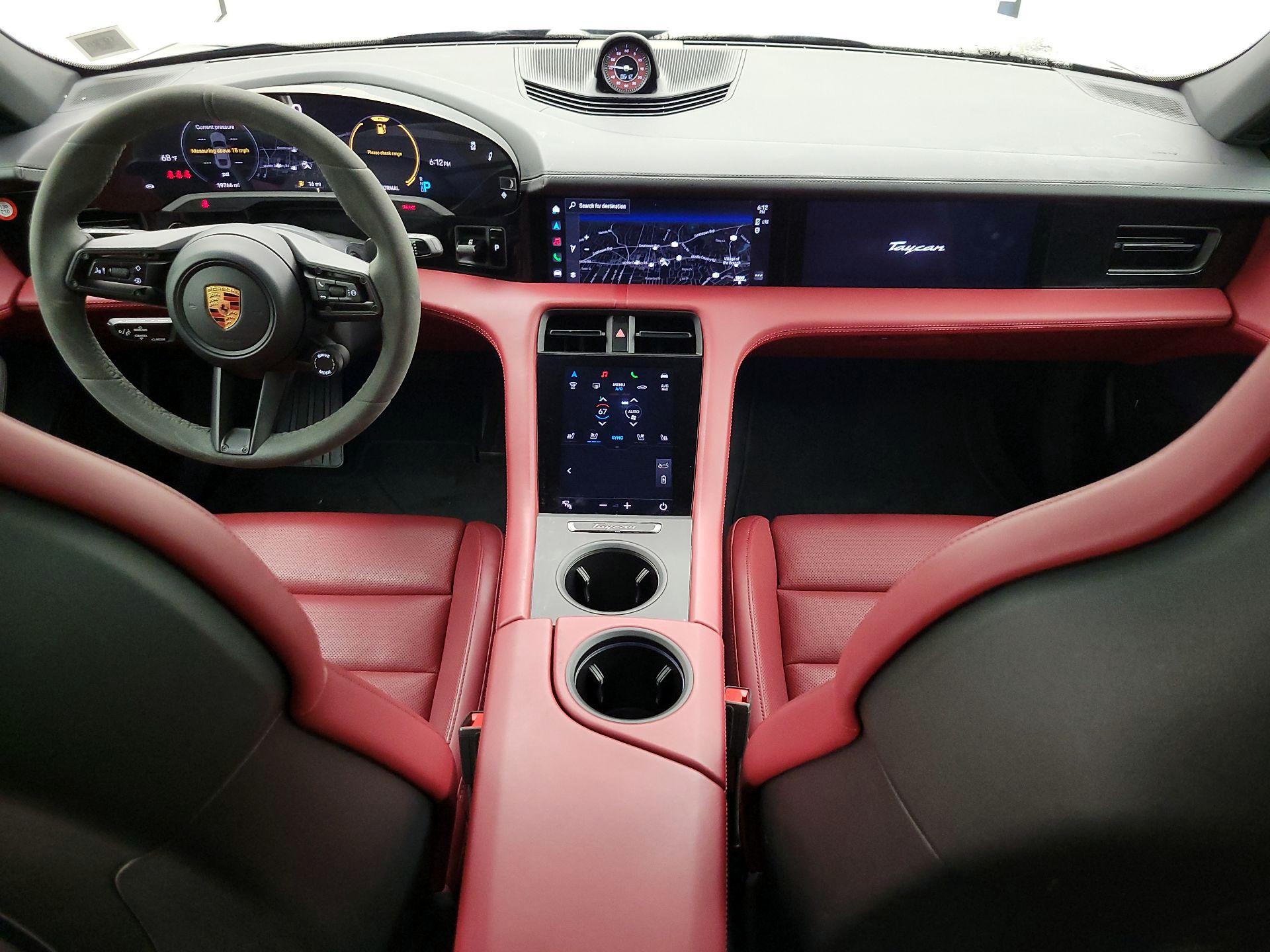 Thumbnail: 2022 Porsche Taycan - 9