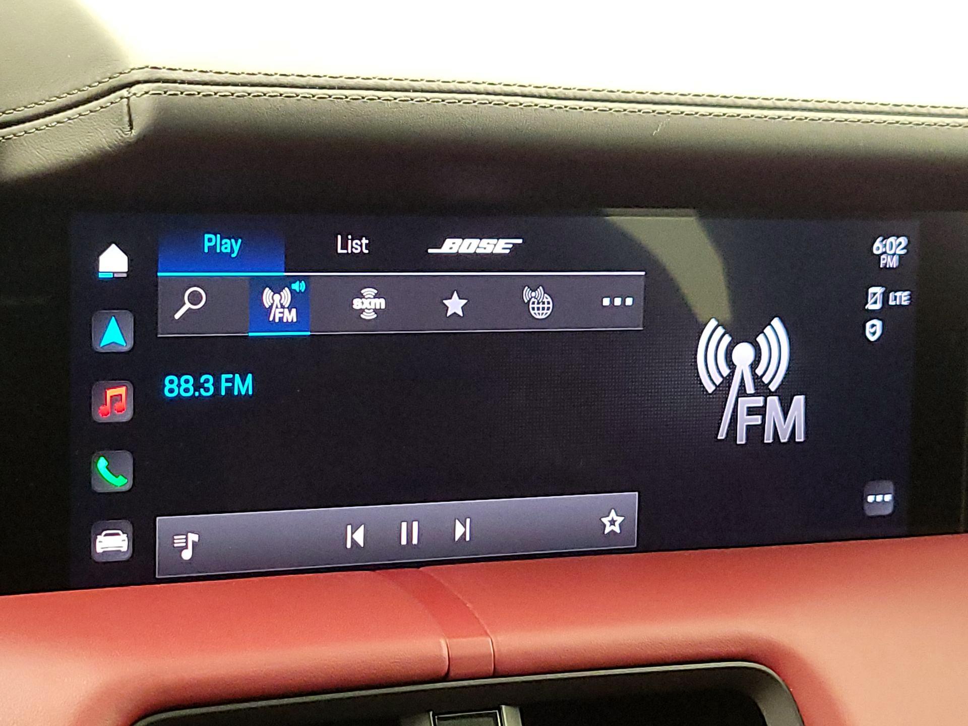 Thumbnail: 2022 Porsche Taycan - 16