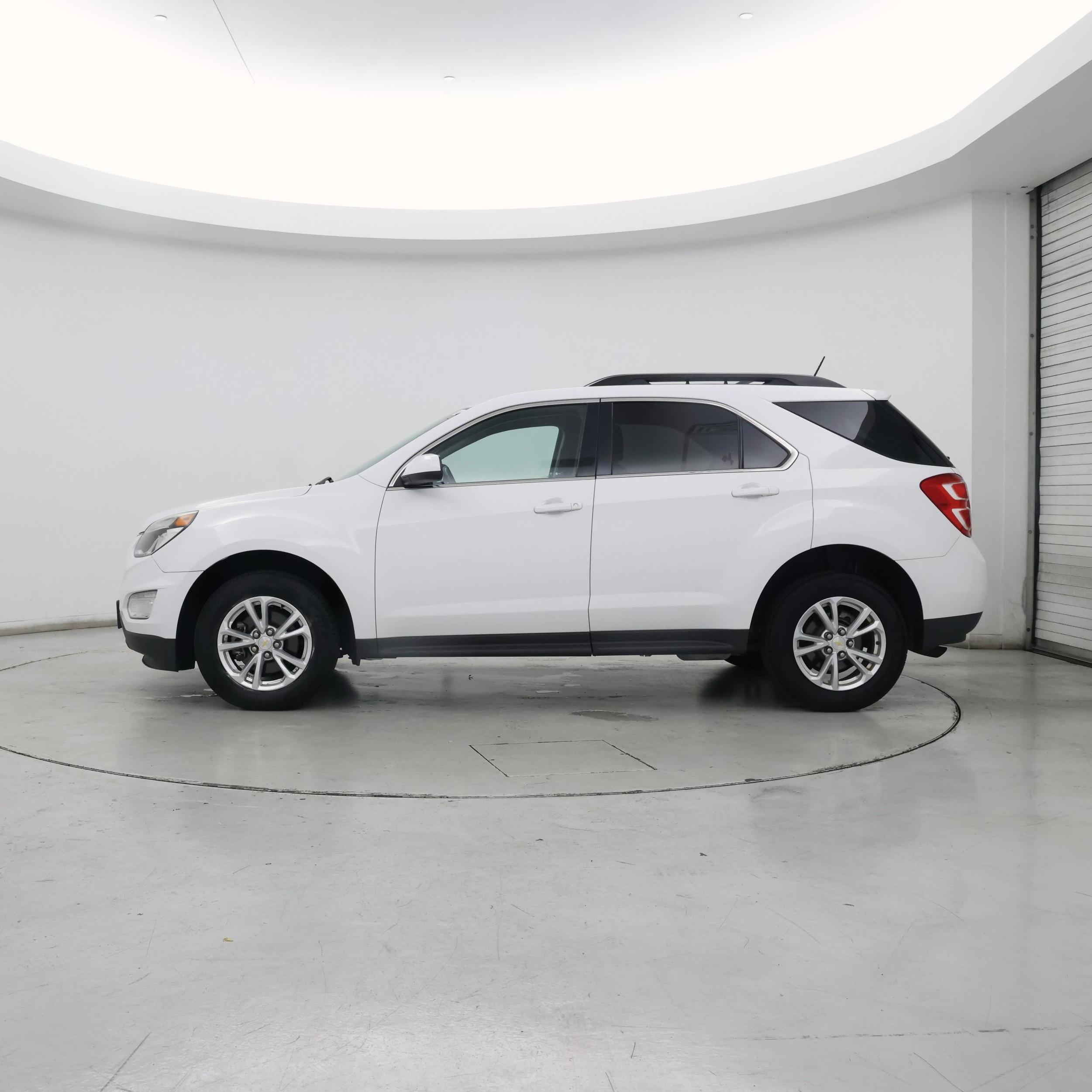 Thumbnail: 2017 Chevrolet Equinox - 3