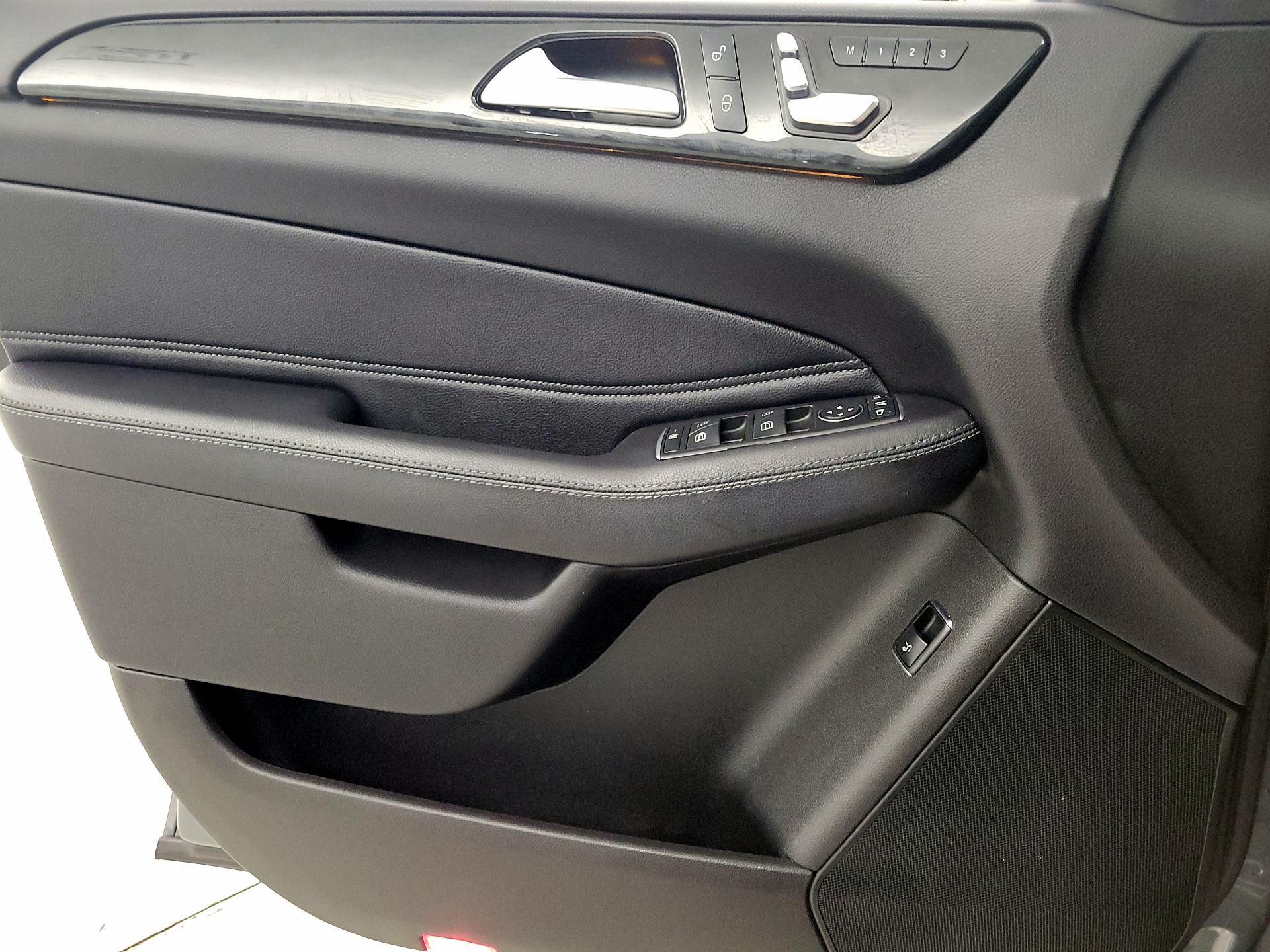 Thumbnail: 2019 Mercedes-Benz GLS - 12