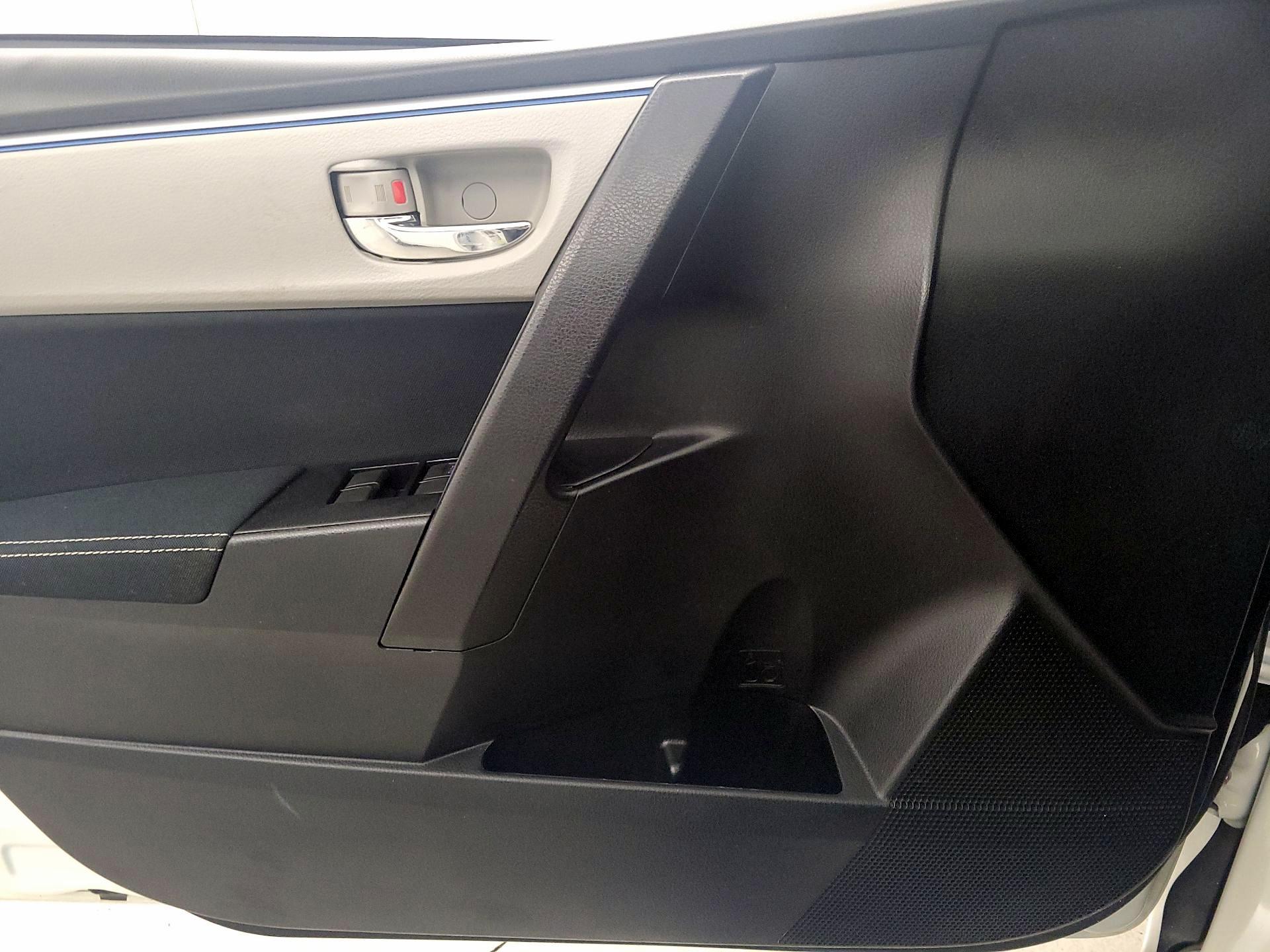 Thumbnail: 2016 Toyota Corolla - 12