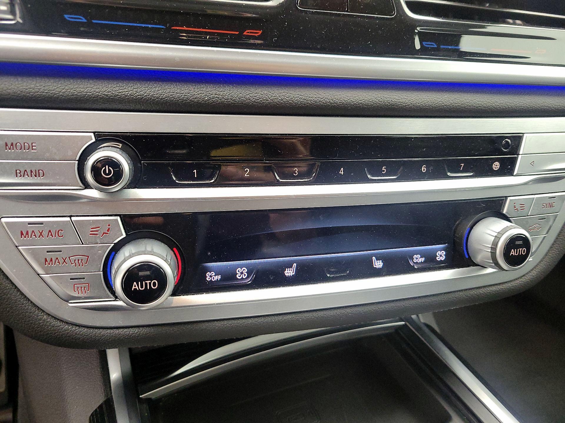 Thumbnail: 2021 BMW 7 Series - 17