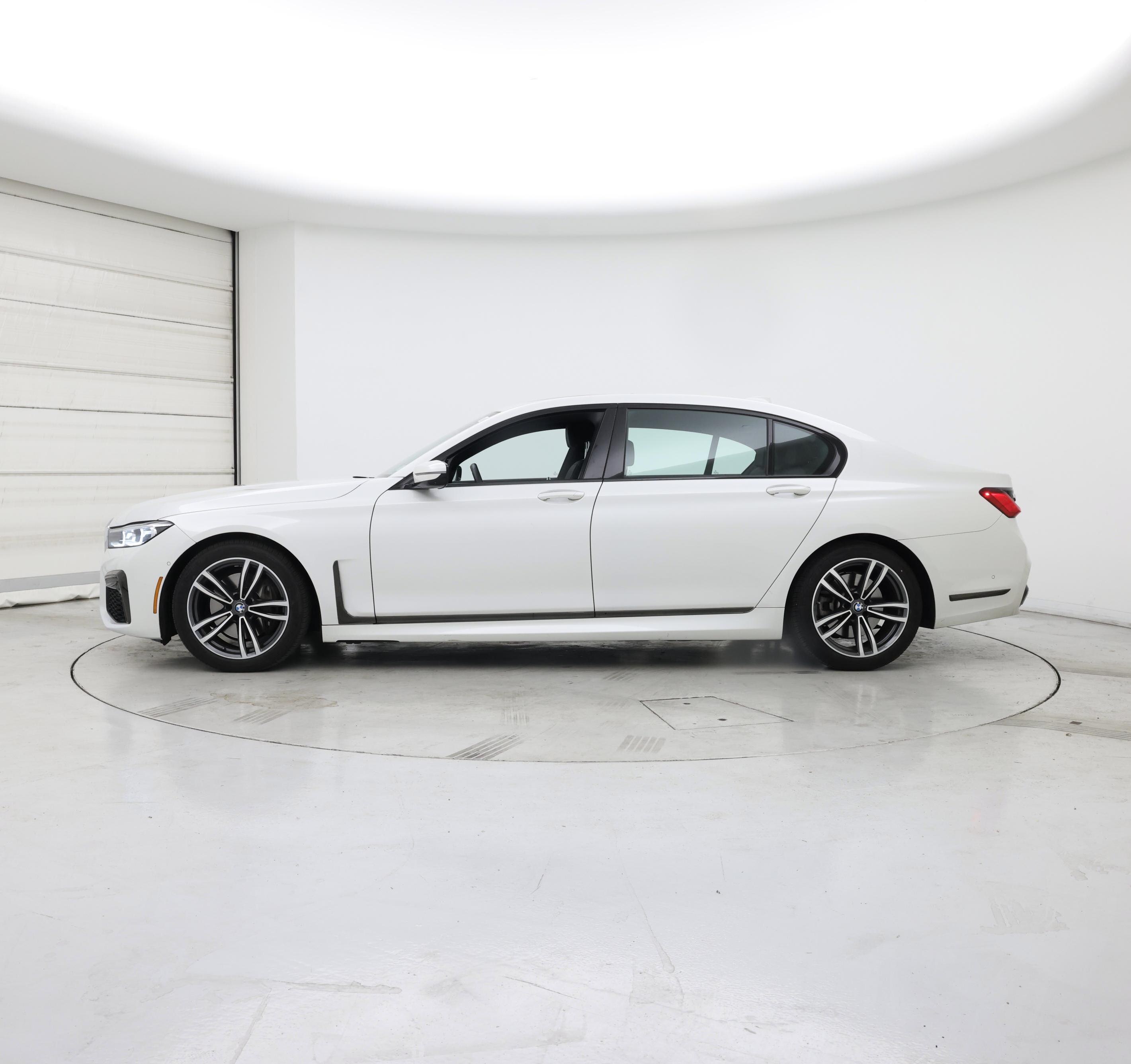 Thumbnail: 2021 BMW 7 Series - 3