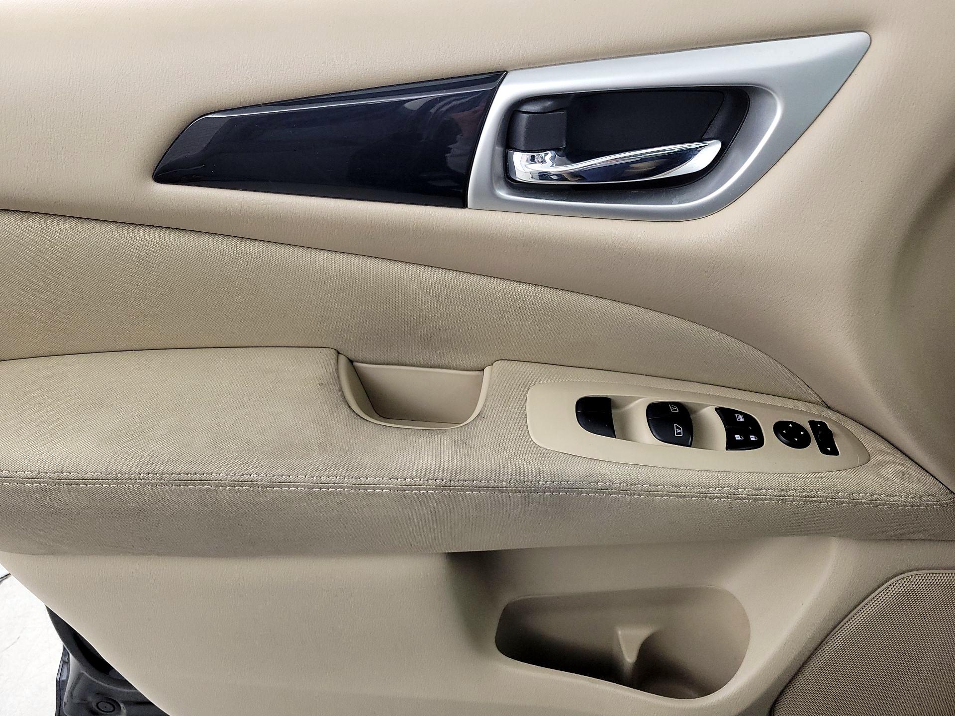 Thumbnail: 2017 Nissan Pathfinder - 12