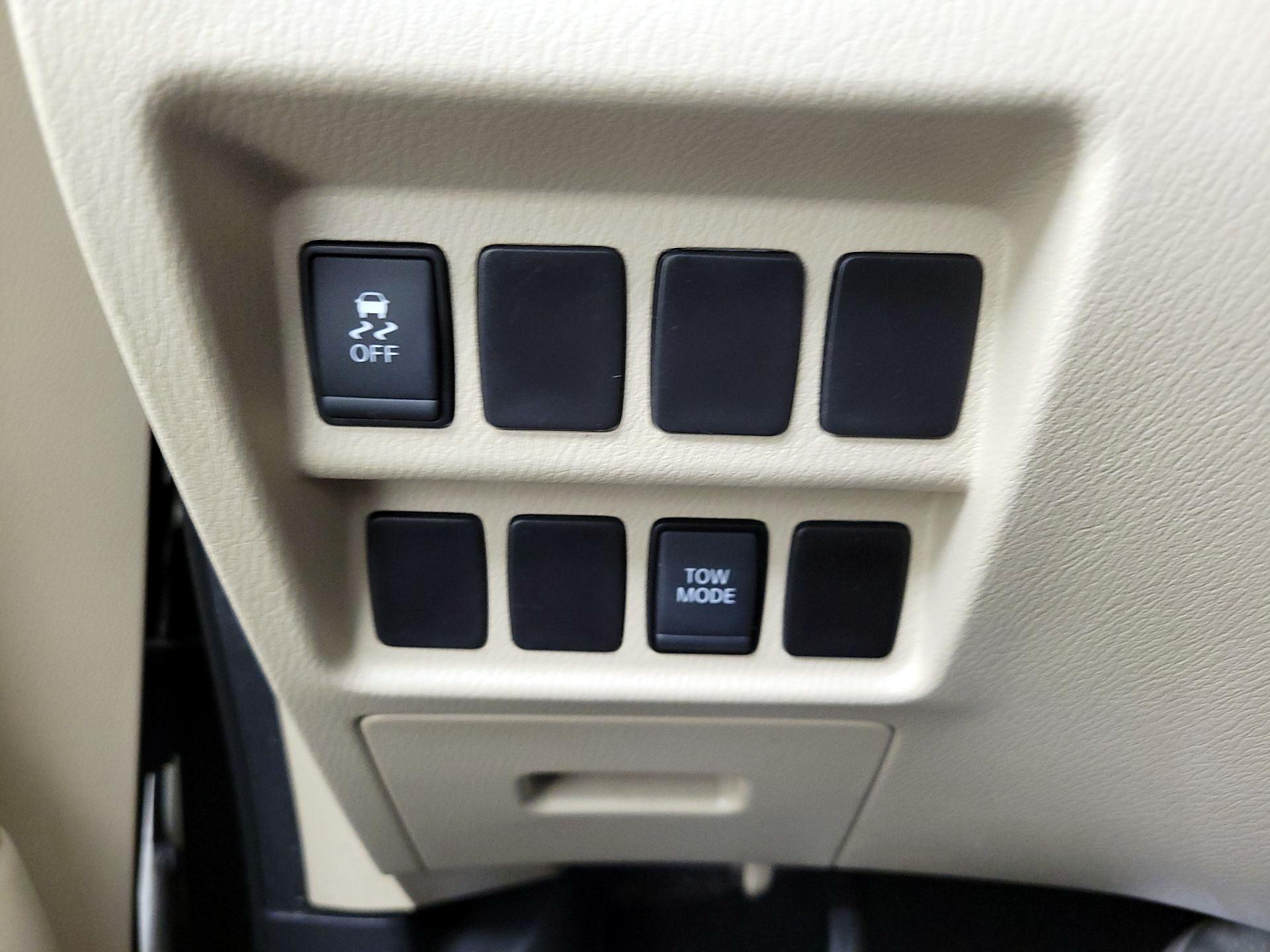 Thumbnail: 2017 Nissan Pathfinder - 13