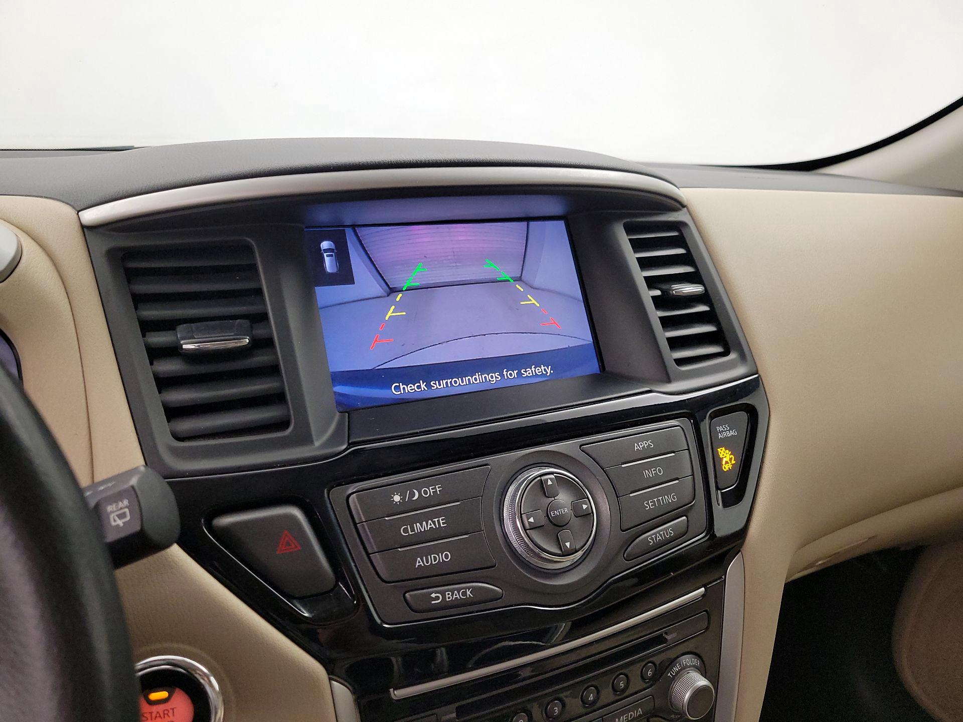 Thumbnail: 2017 Nissan Pathfinder - 14