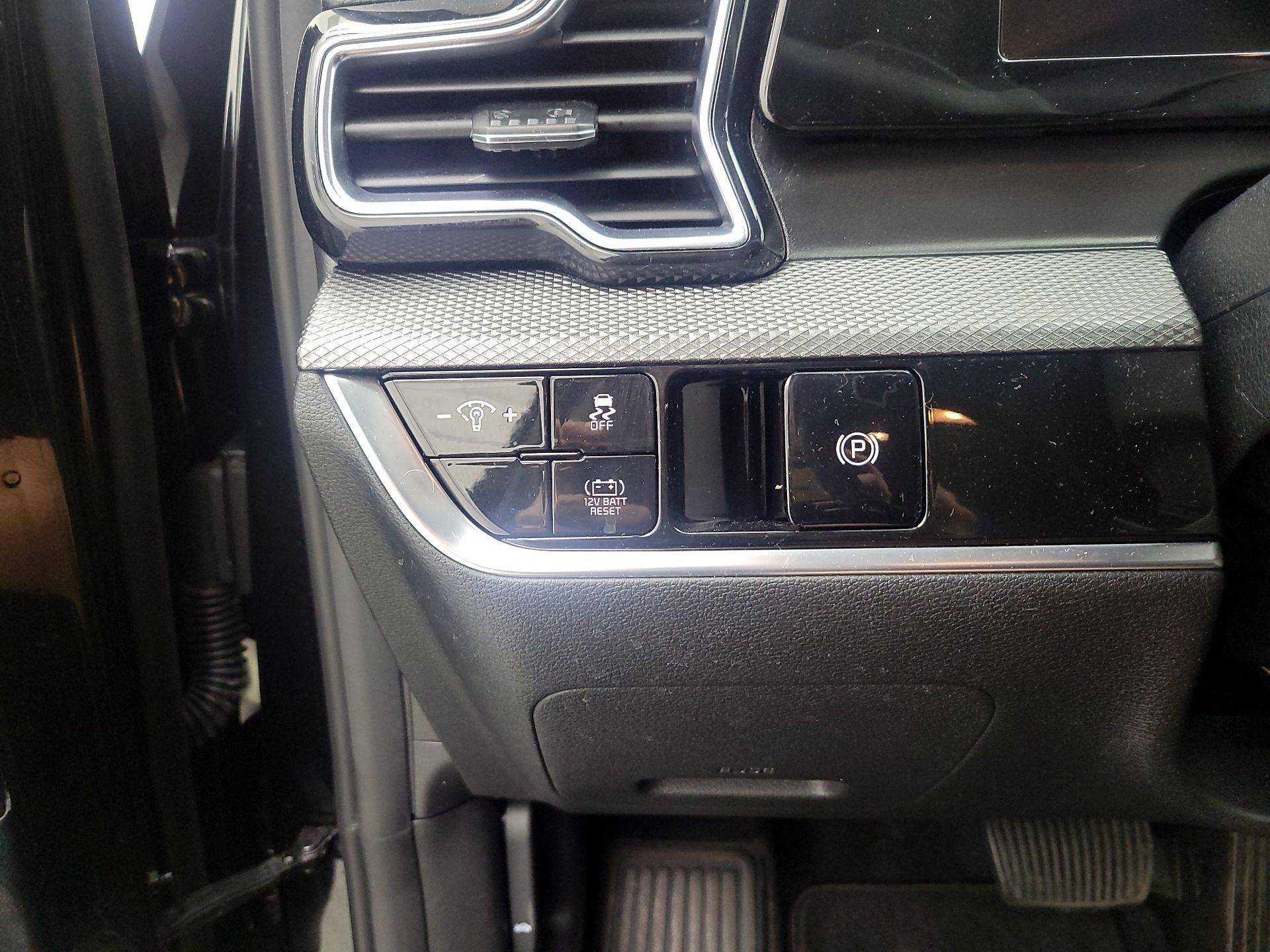 Thumbnail: 2023 Kia Sportage - 13