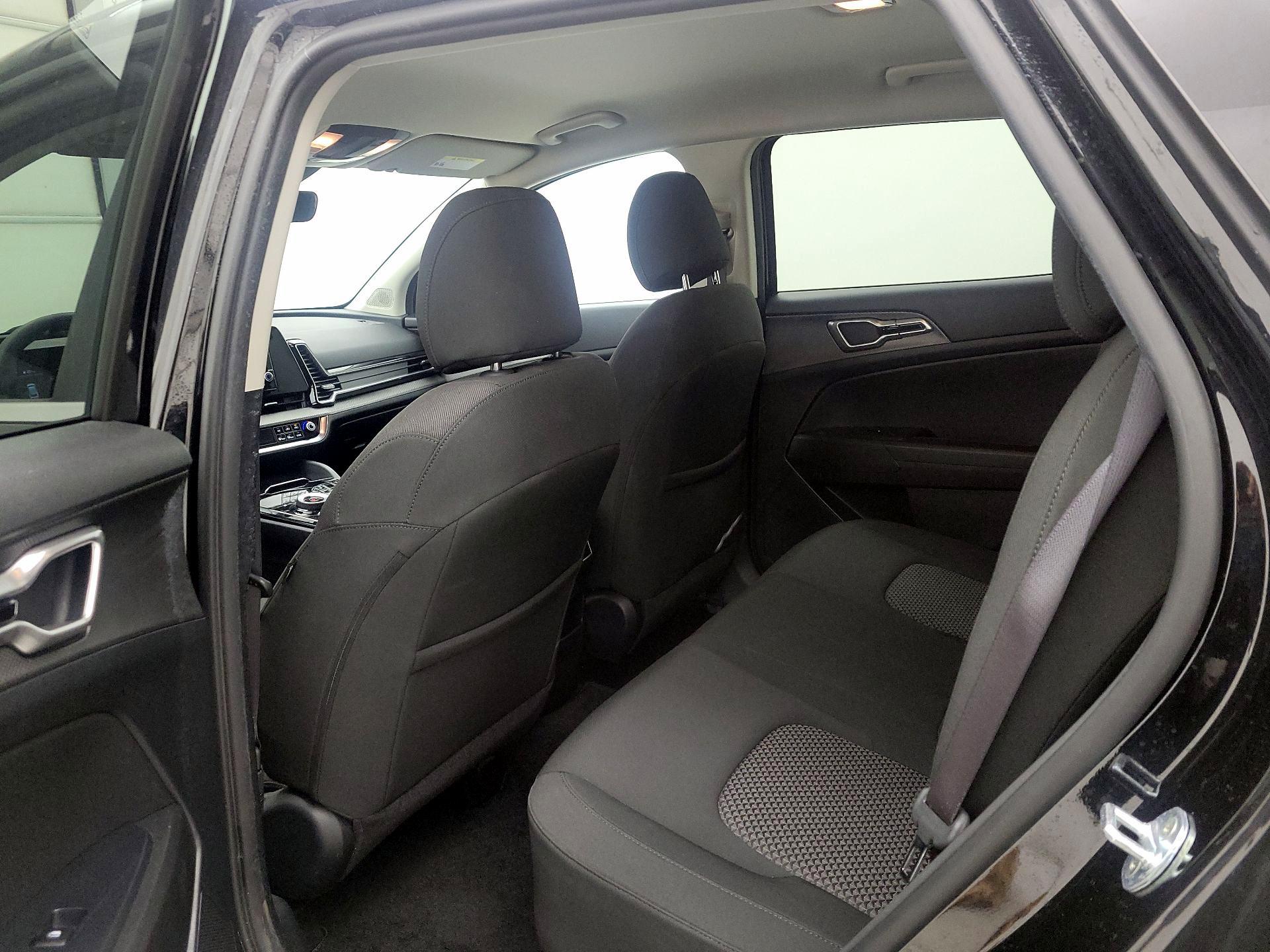 Thumbnail: 2023 Kia Sportage - 18