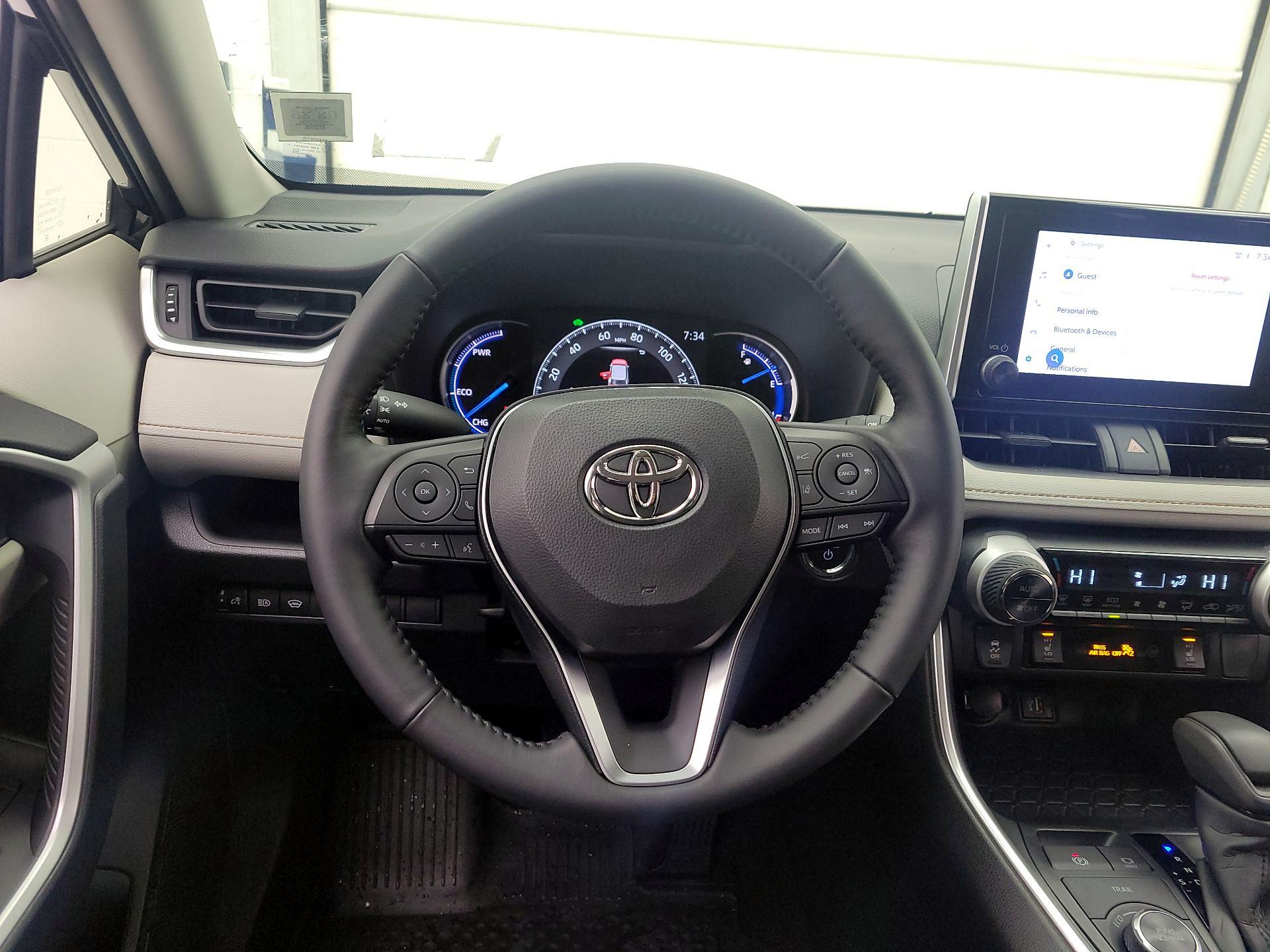 Thumbnail: 2025 Toyota RAV4 - 10