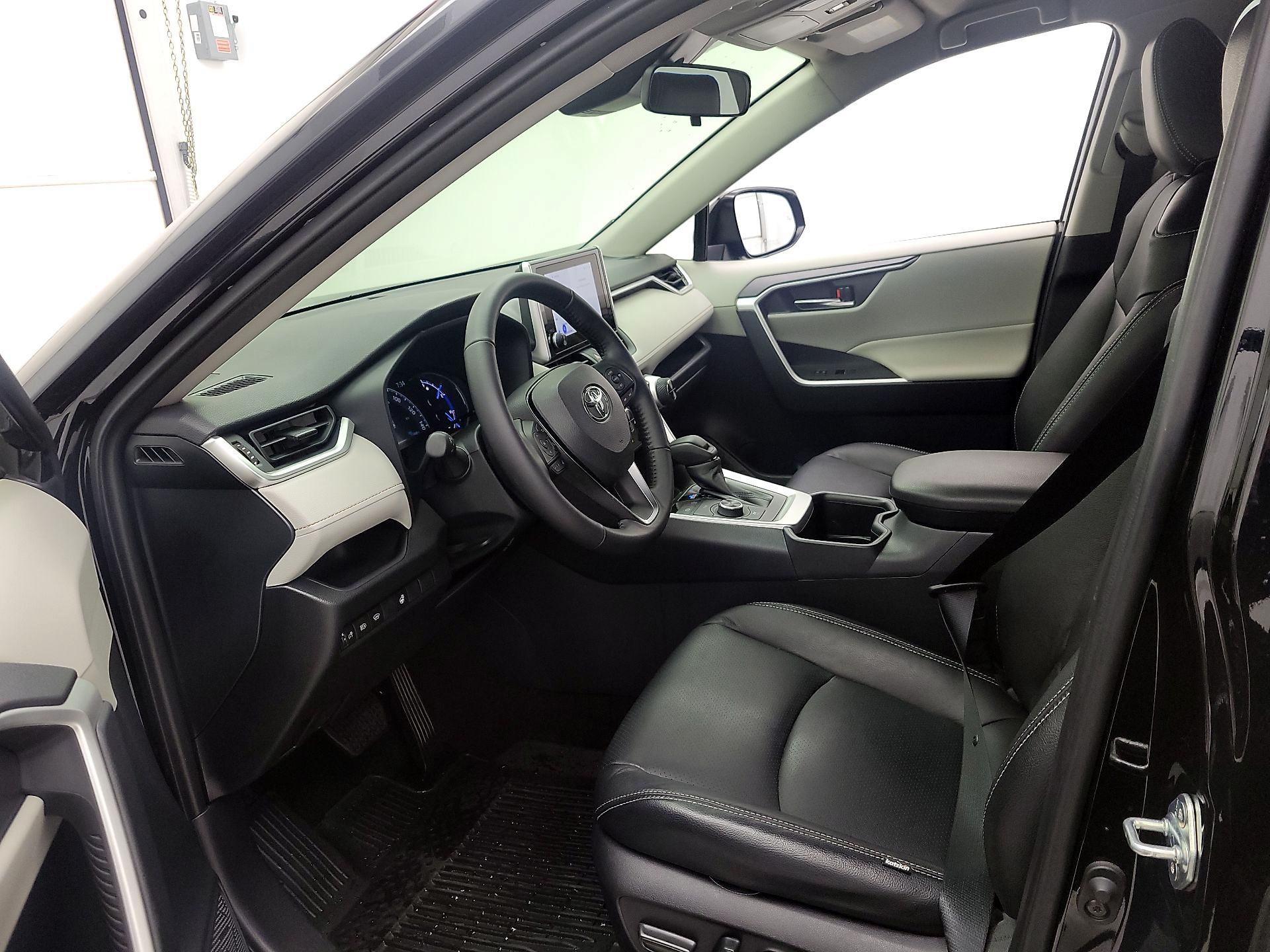 Thumbnail: 2025 Toyota RAV4 - 11